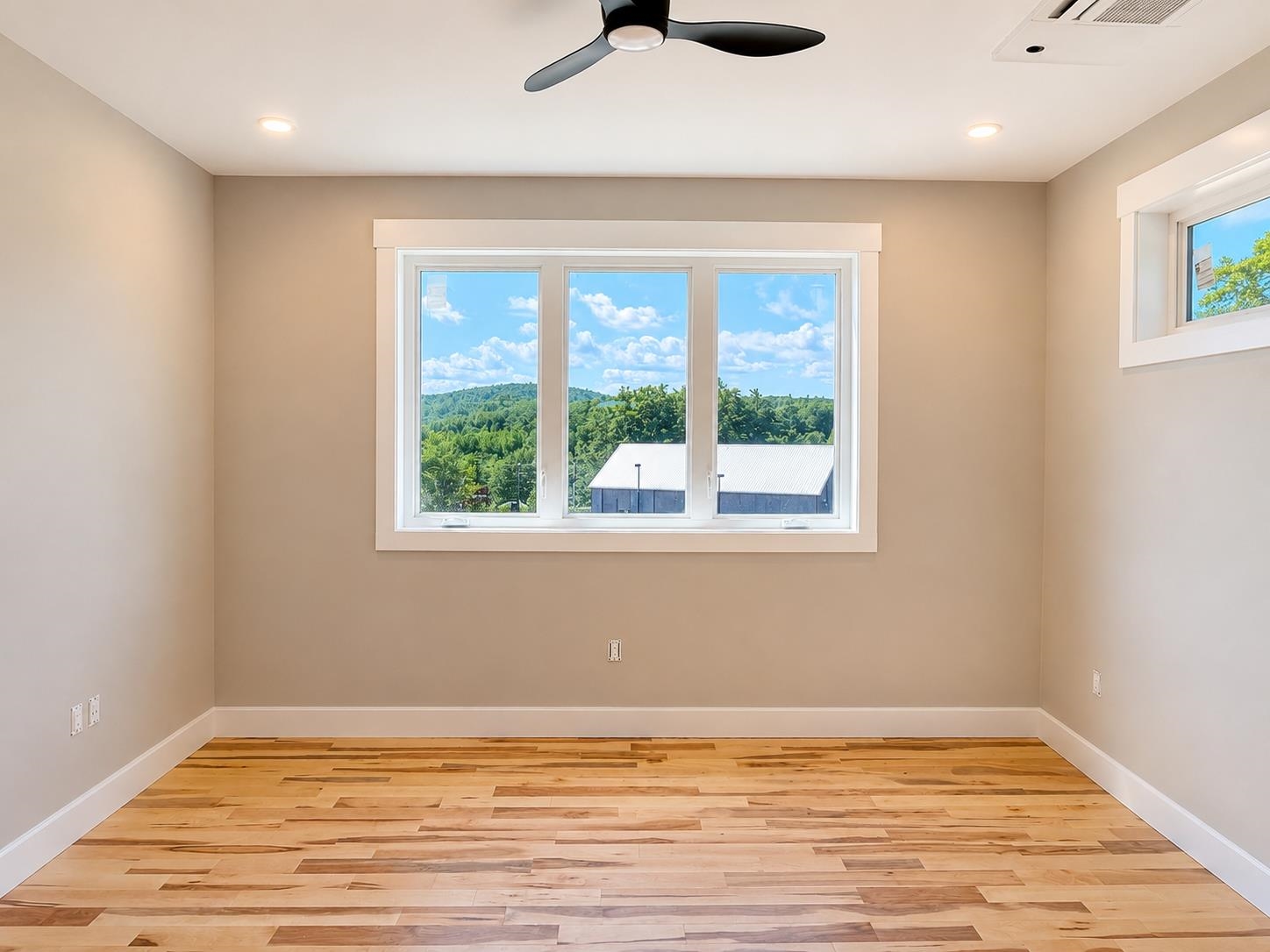 12 Cobblestone Court Property Photo 8