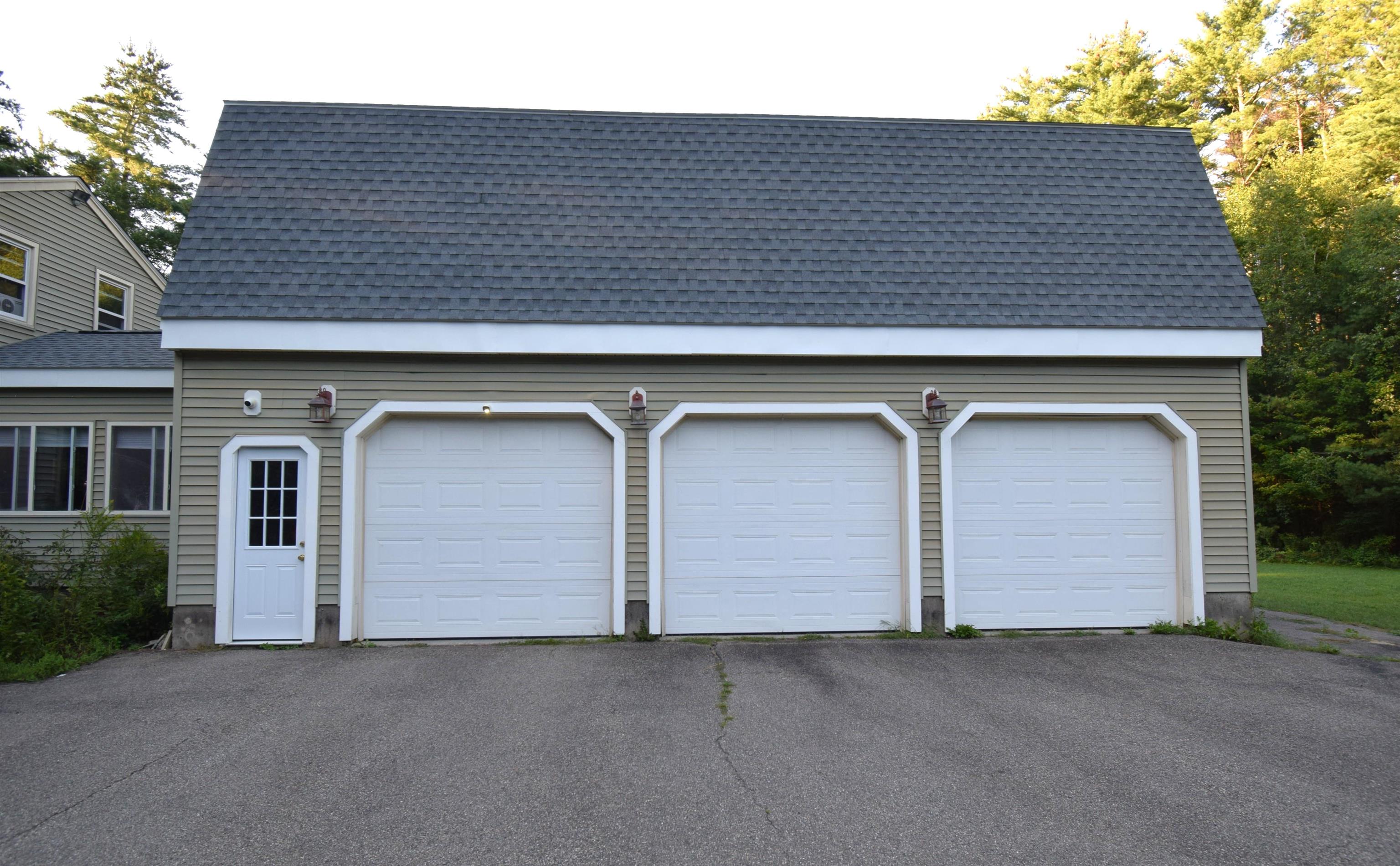 287 Middle Road Property Photo 2