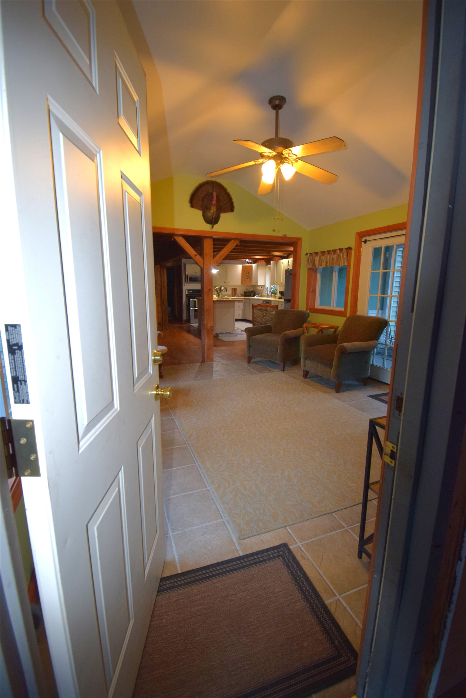 287 Middle Road Property Photo 3