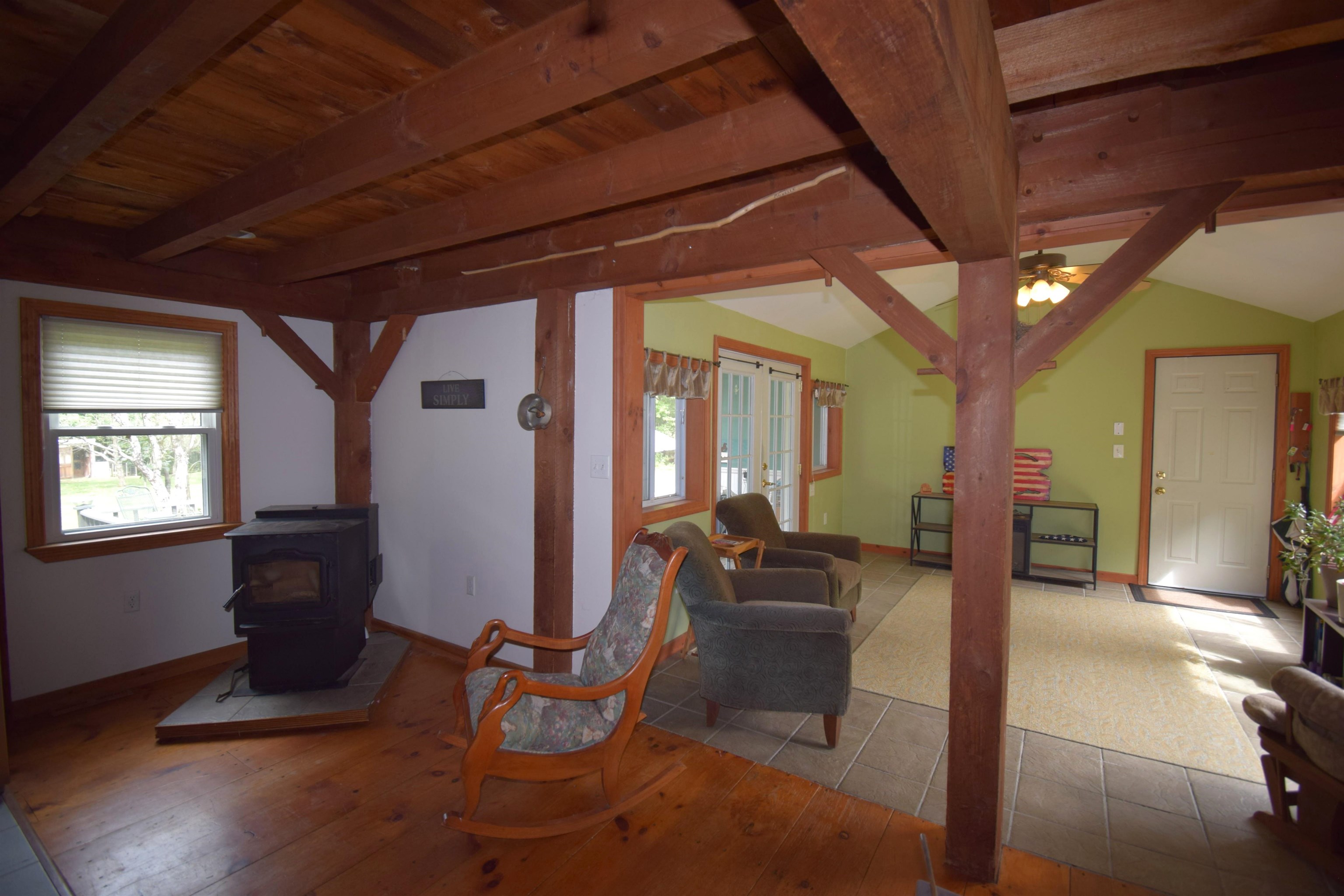 287 Middle Road Property Photo 6