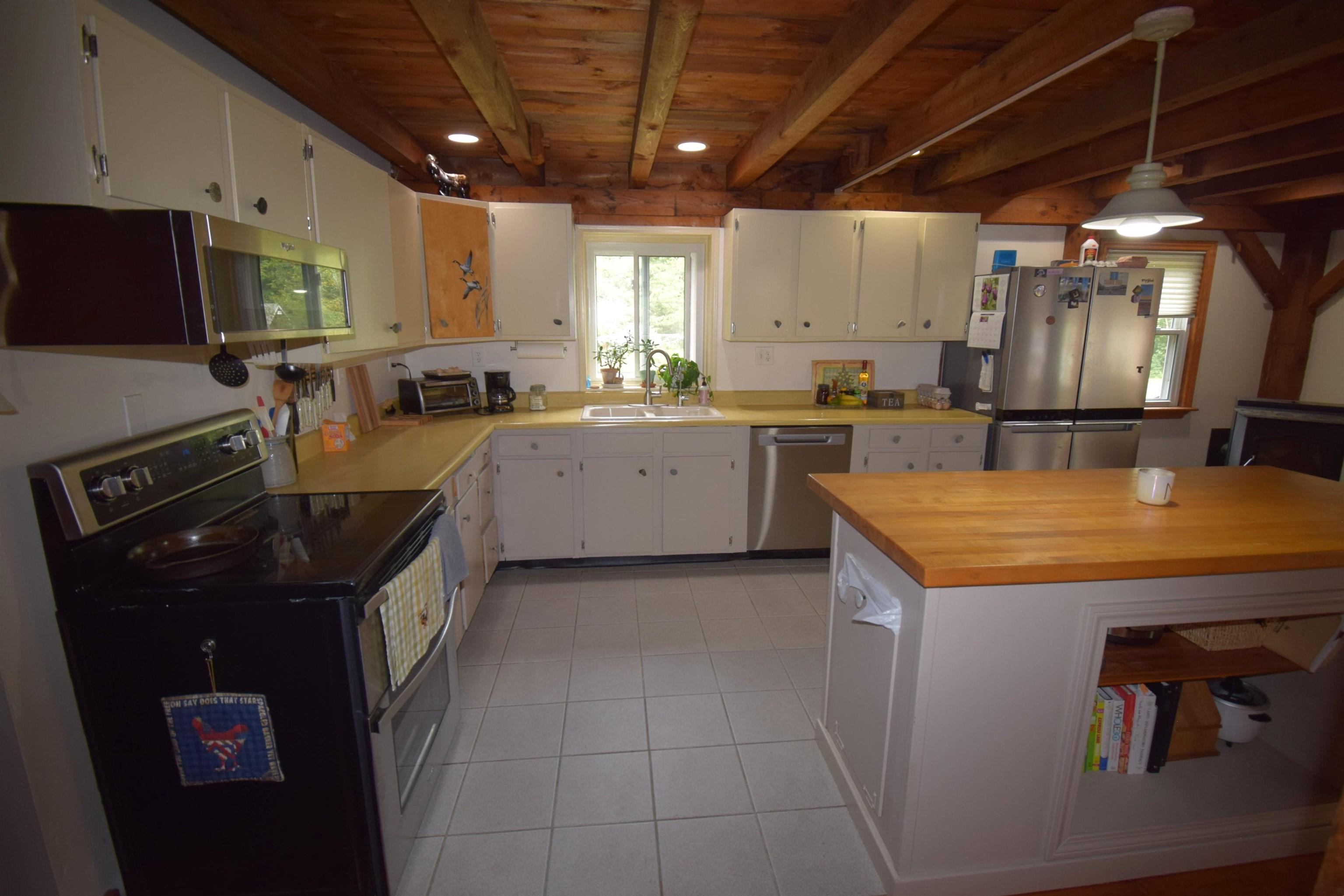 287 Middle Road Property Photo 10