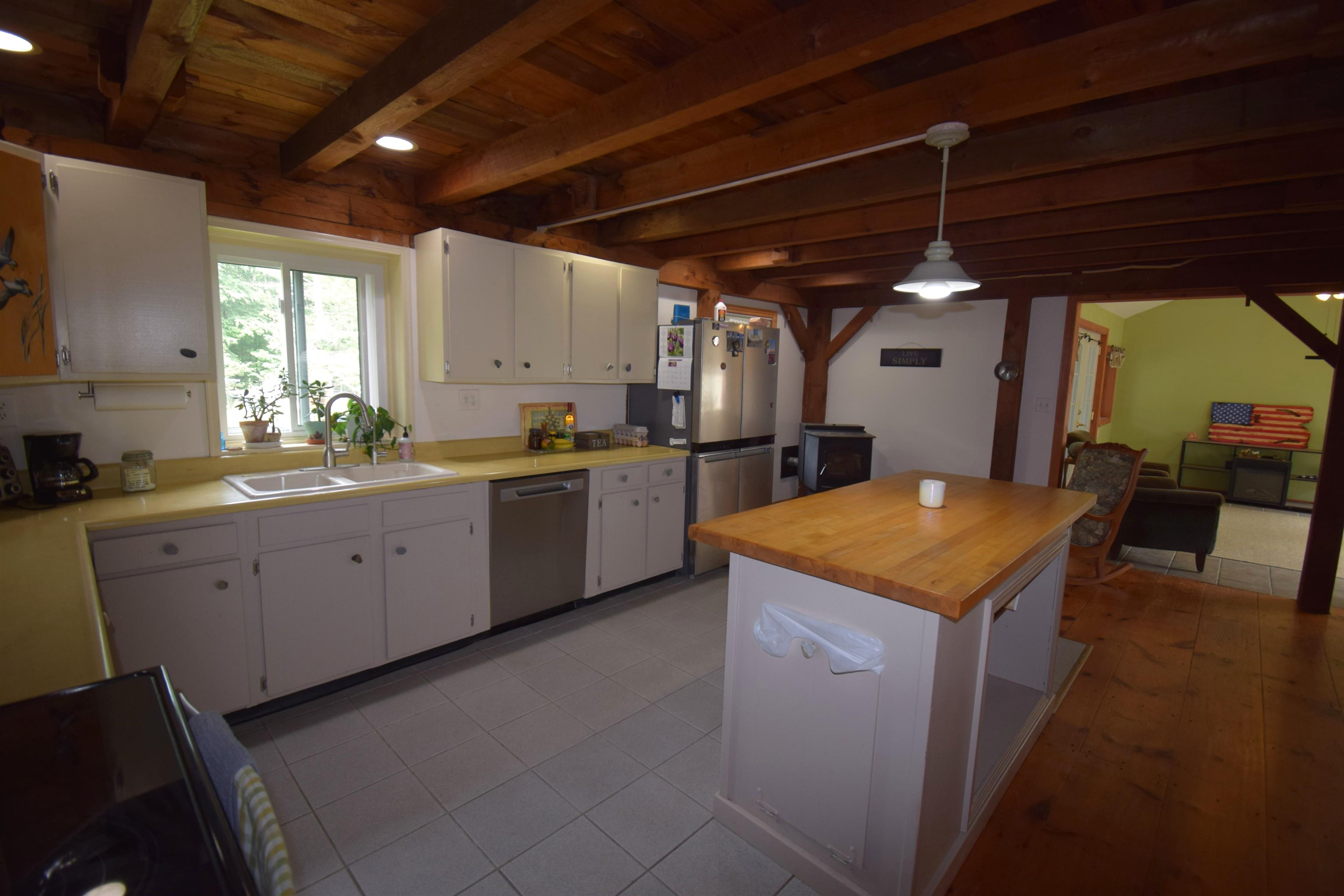 287 Middle Road Property Photo 11