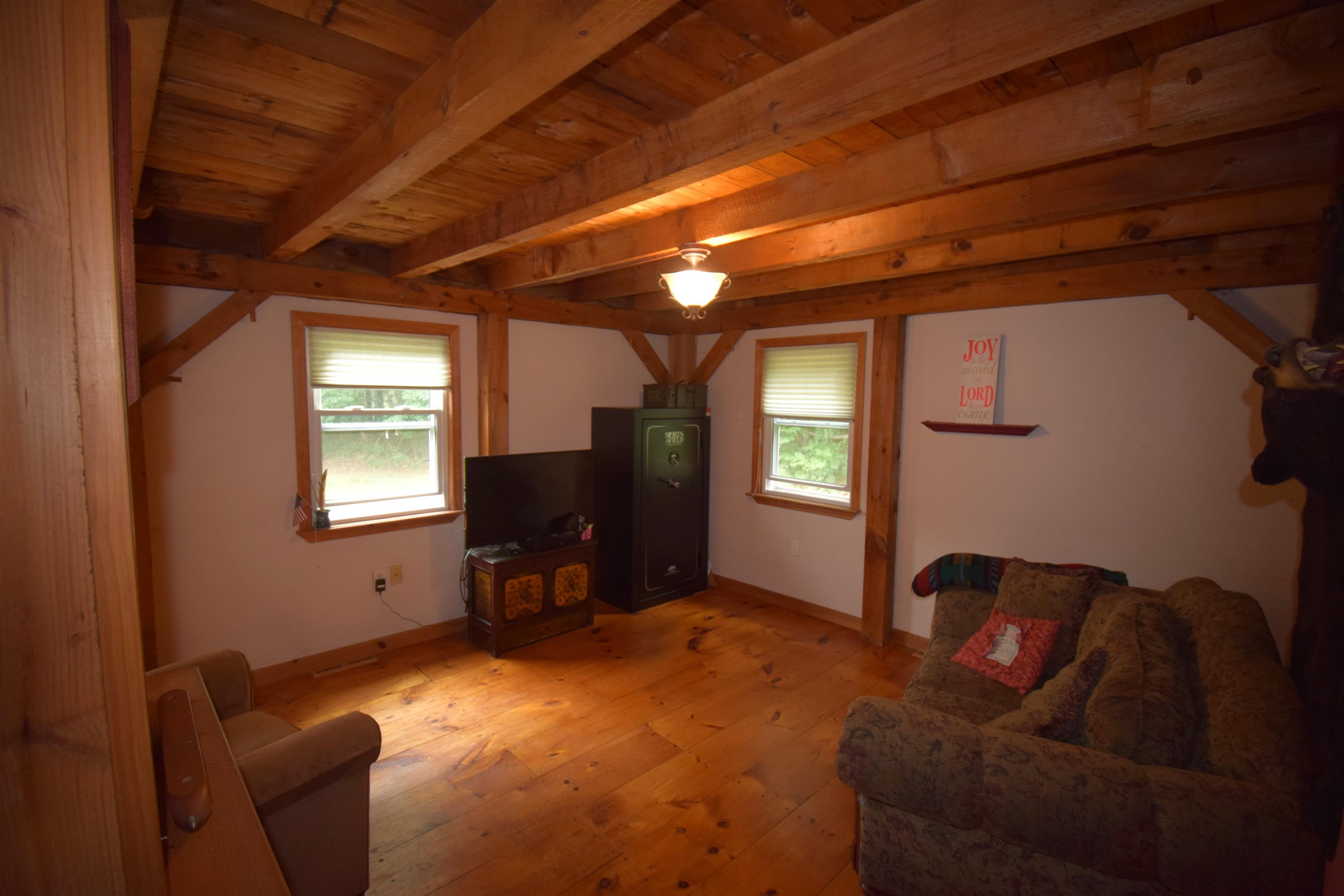 287 Middle Road Property Photo 21