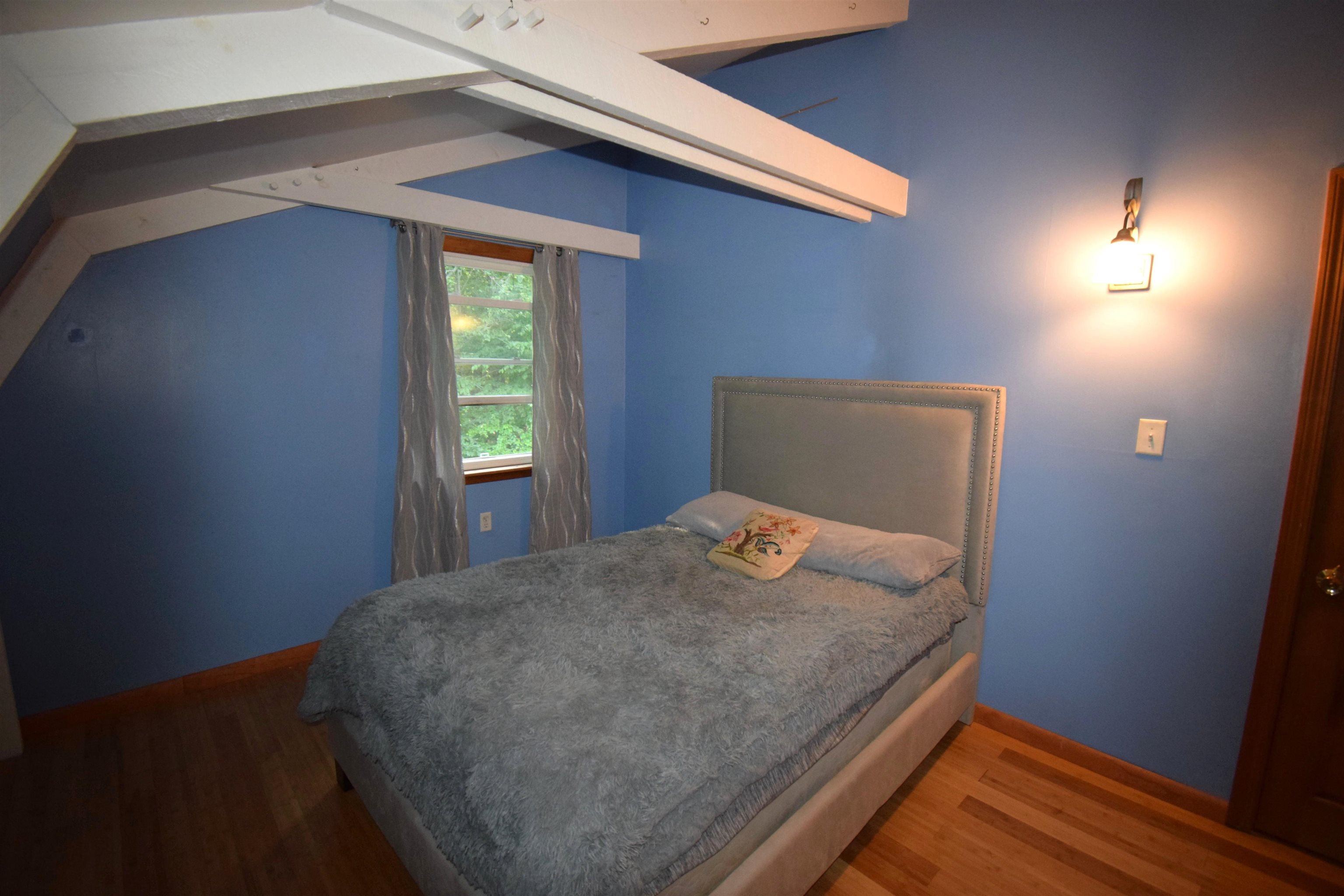 287 Middle Road Property Photo 33
