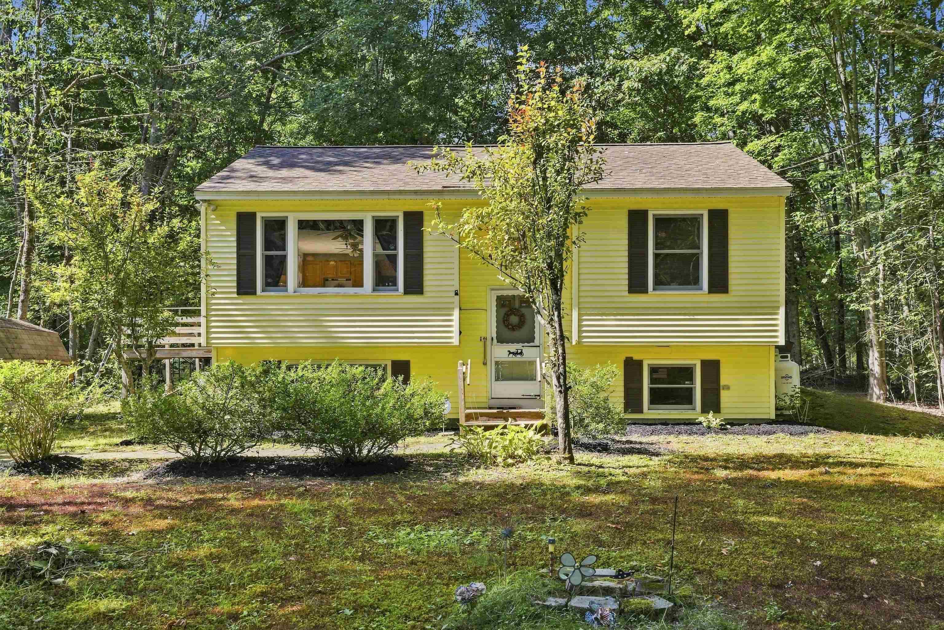 16 Newport Drive Property Photo 1