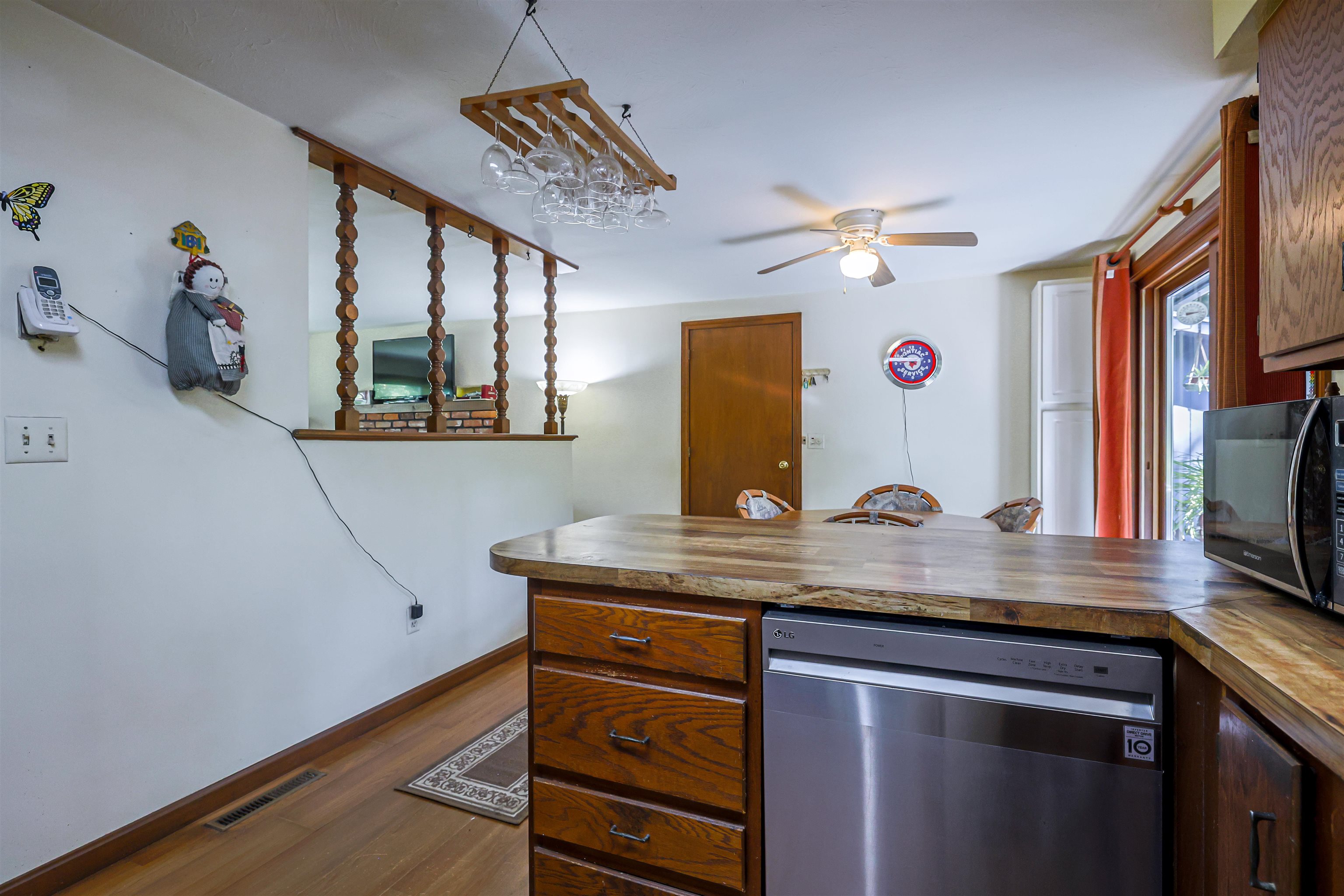 19 Comstock Drive Property Photo 6