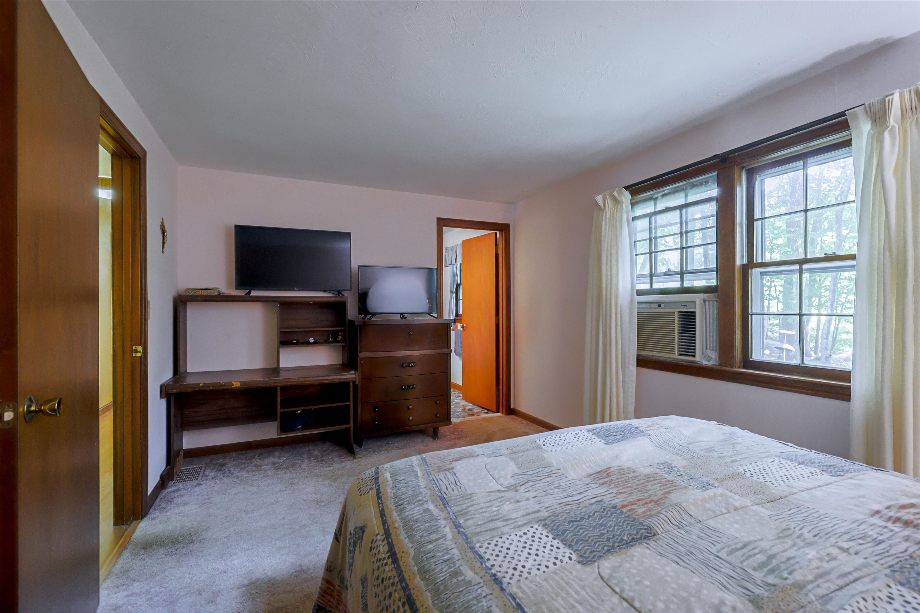 19 Comstock Drive Property Photo 12