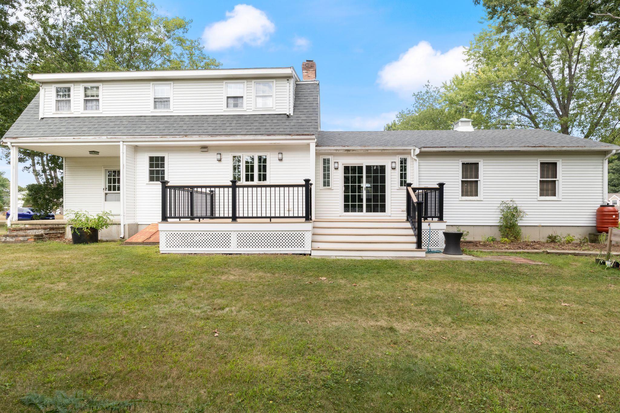 99 Presidential Circle Property Photo 4