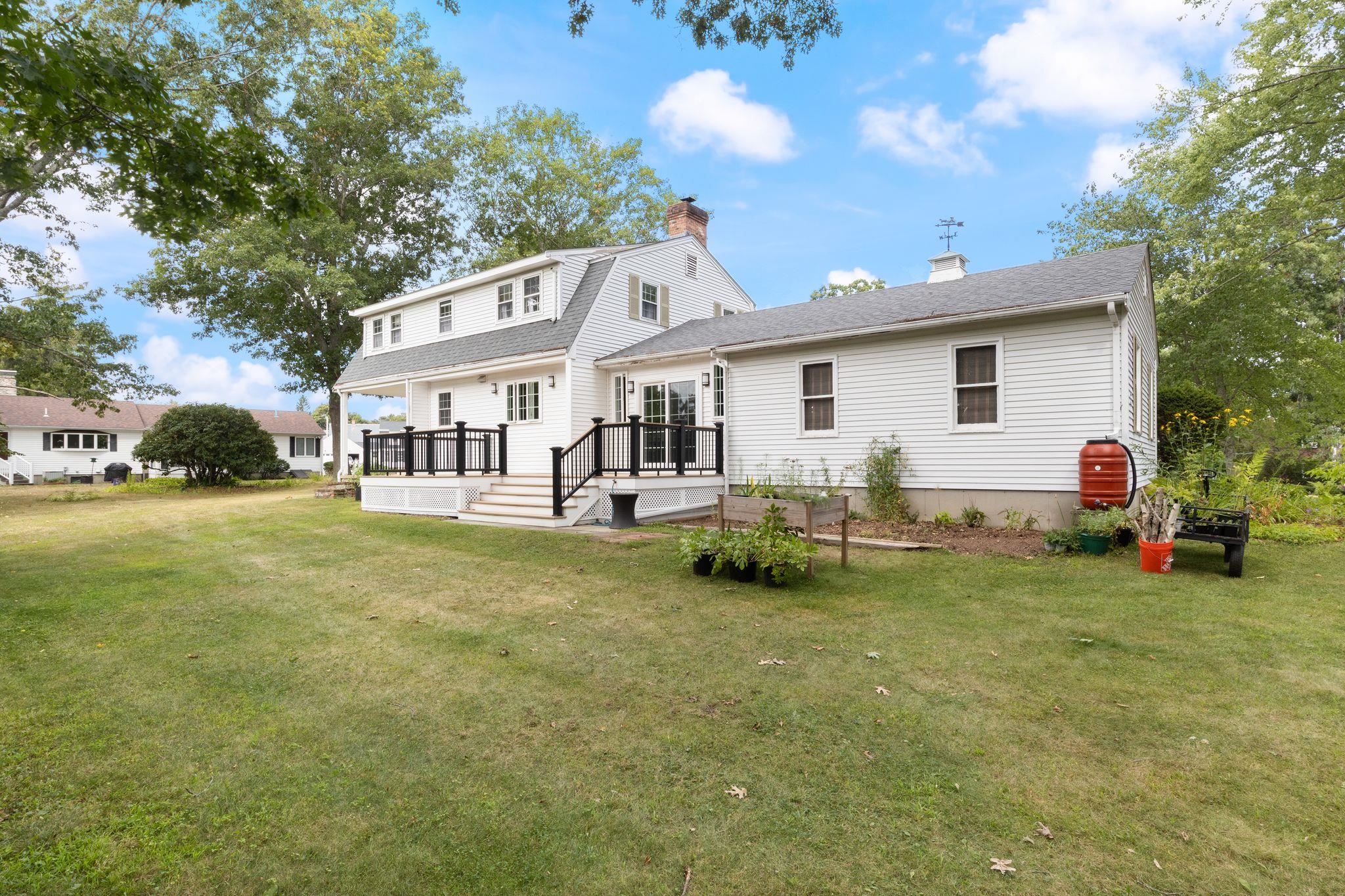 99 Presidential Circle Property Photo 5