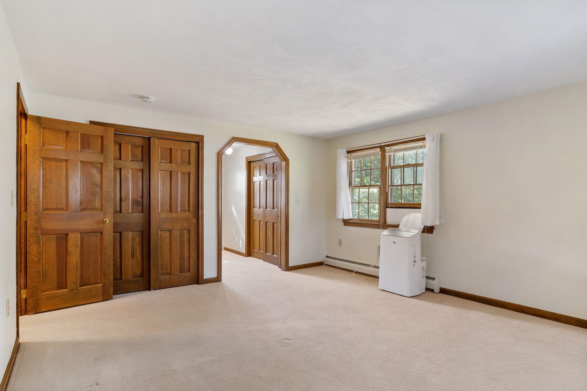 99 Presidential Circle Property Photo 28