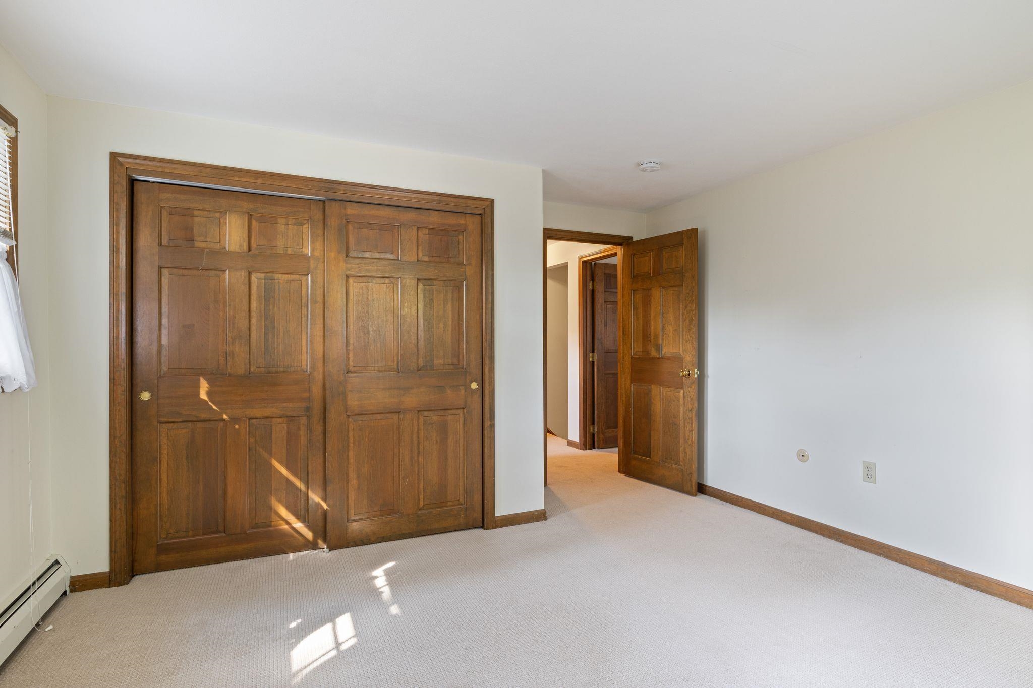 99 Presidential Circle Property Photo 34