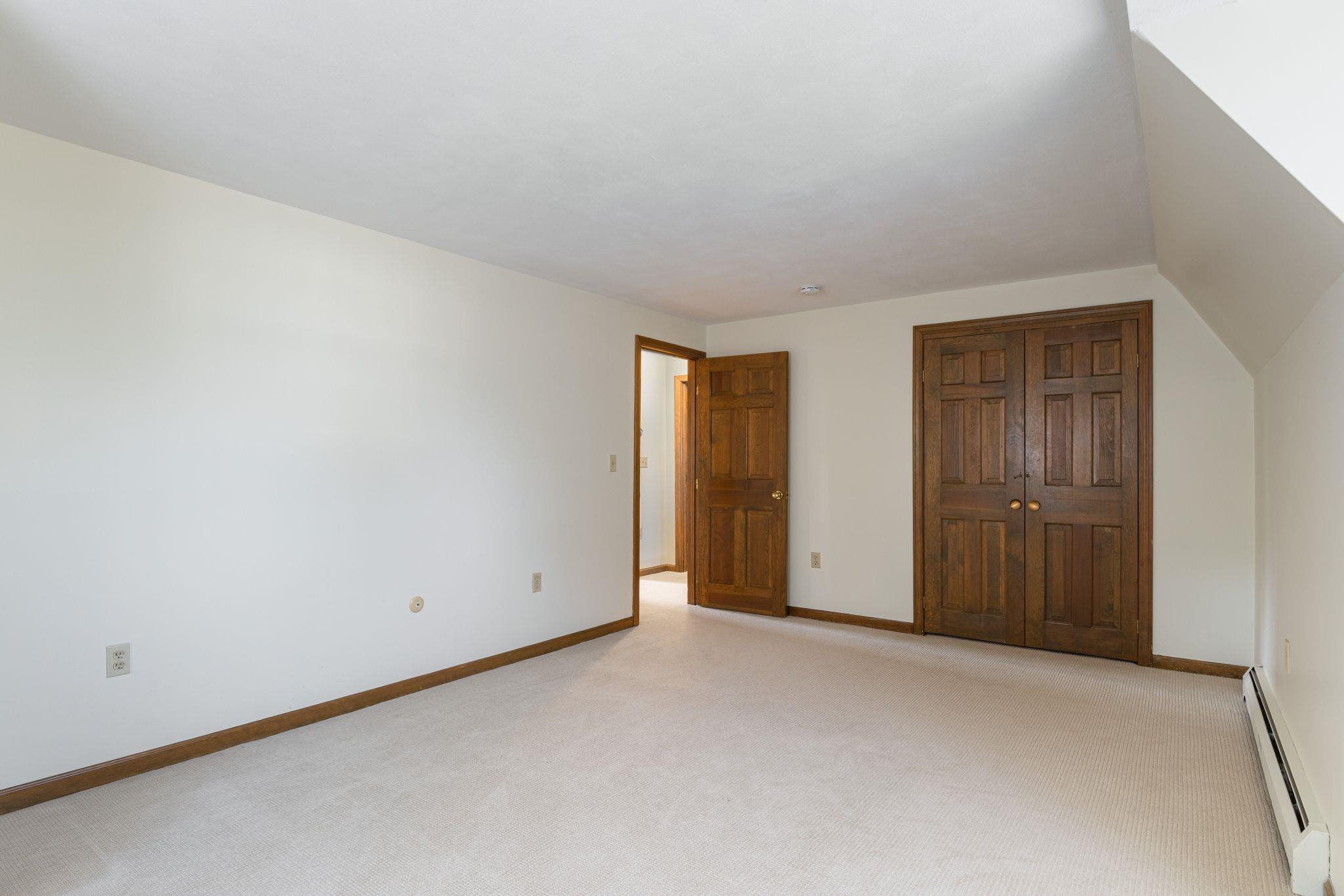 99 Presidential Circle Property Photo 36