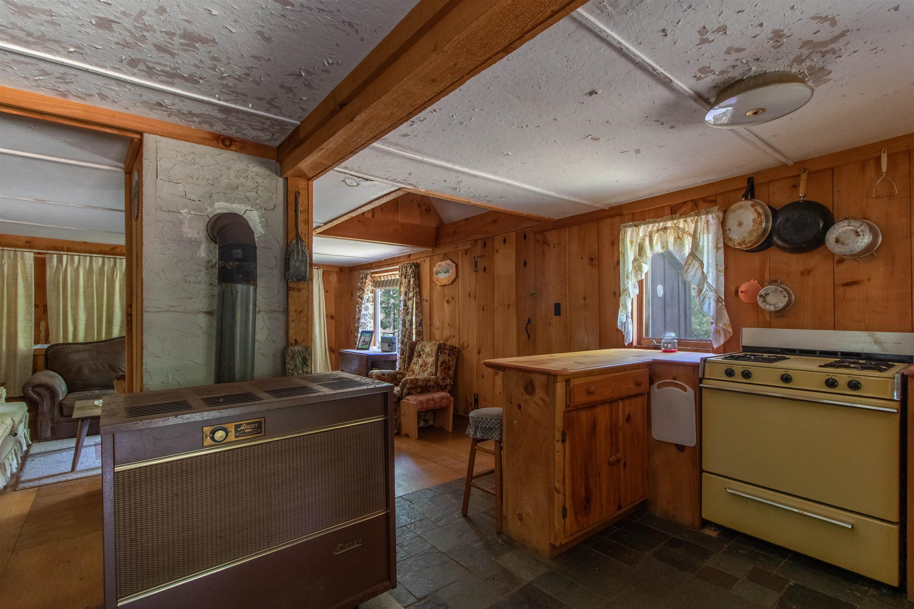 418 Hall Road Property Photo 6