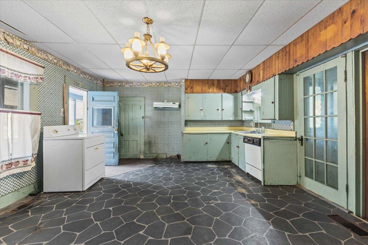 8 Buffalo Street Property Photo 9