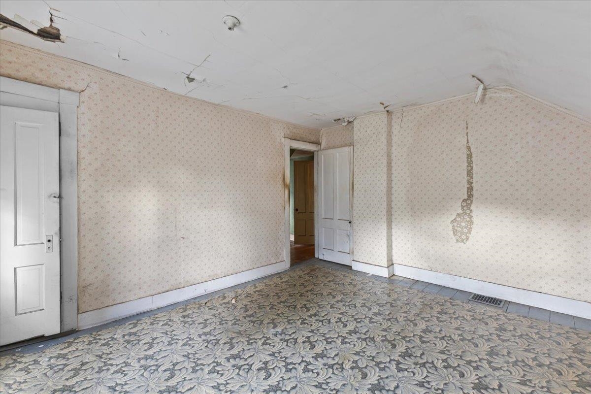 8 Buffalo Street Property Photo 16