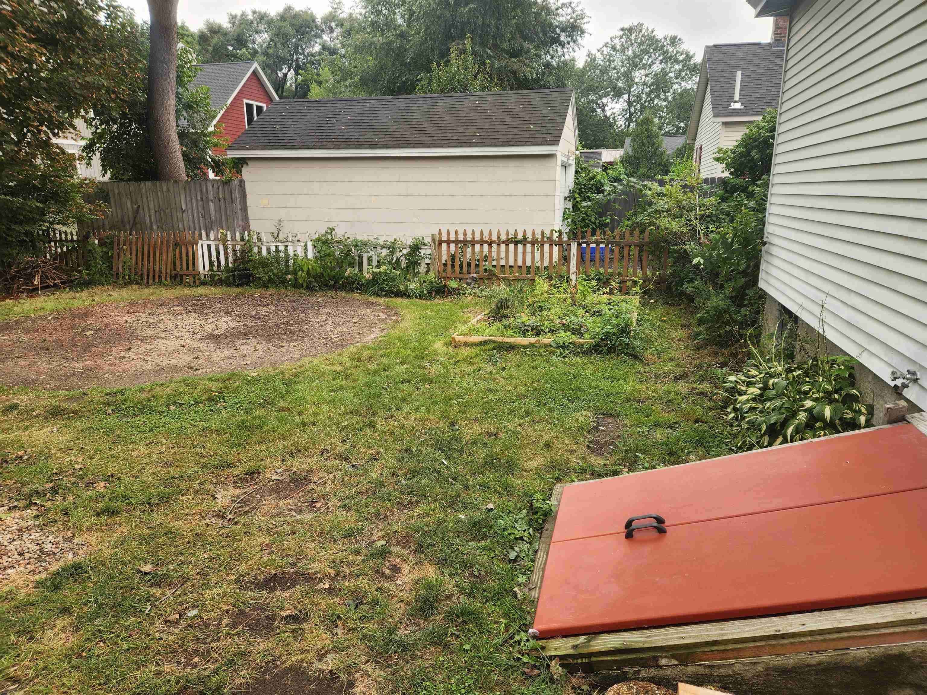 1 Wood Avenue Property Photo 5