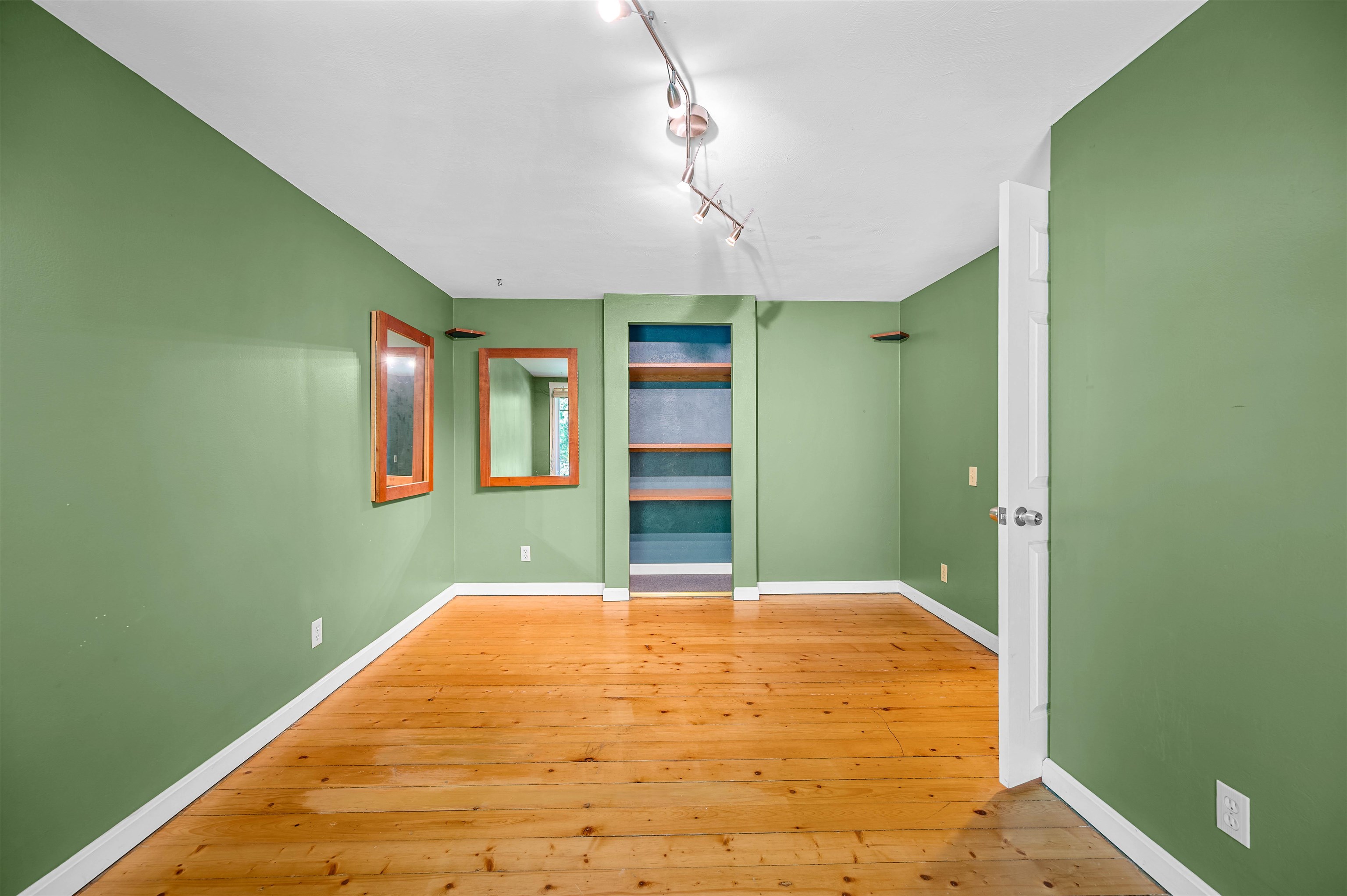 748 Chapin Road Property Photo 21