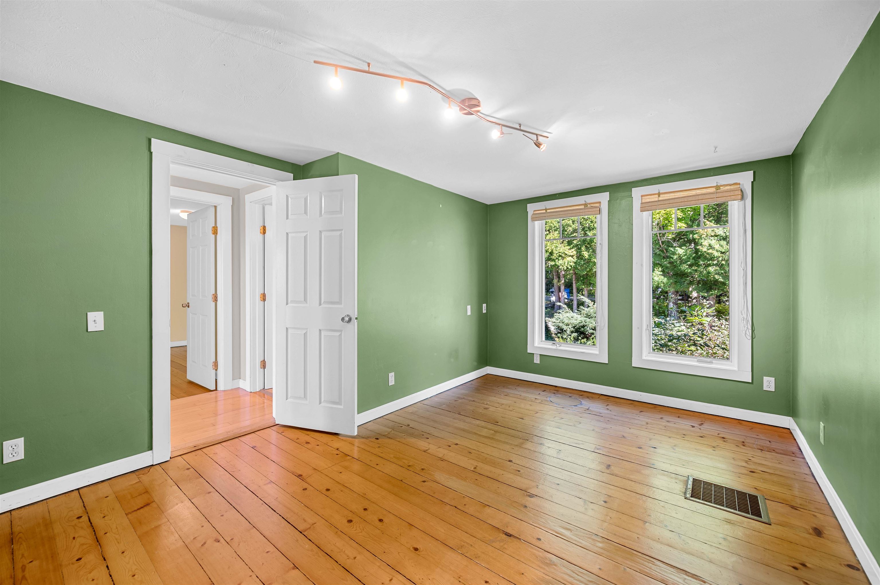 748 Chapin Road Property Photo 22