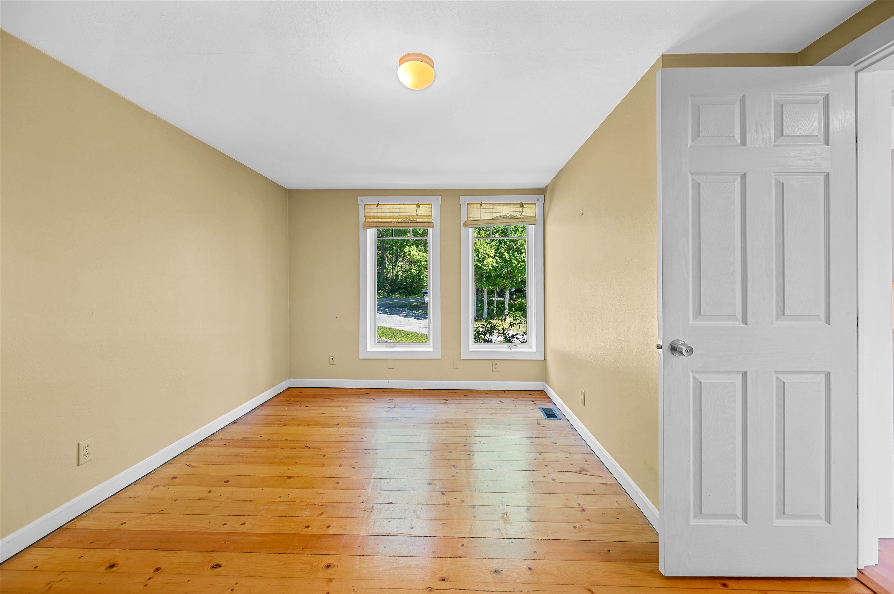748 Chapin Road Property Photo 24