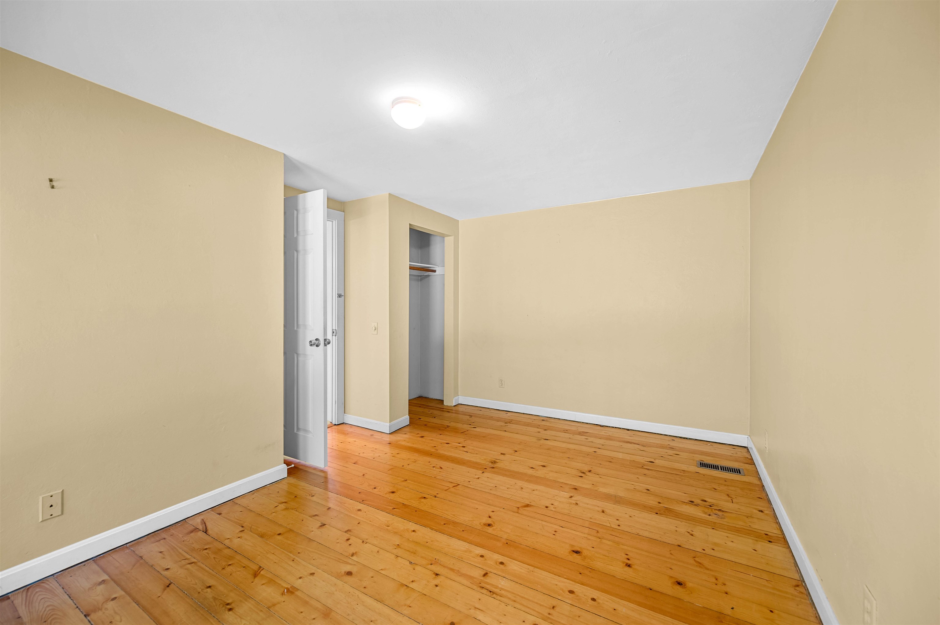 748 Chapin Road Property Photo 25