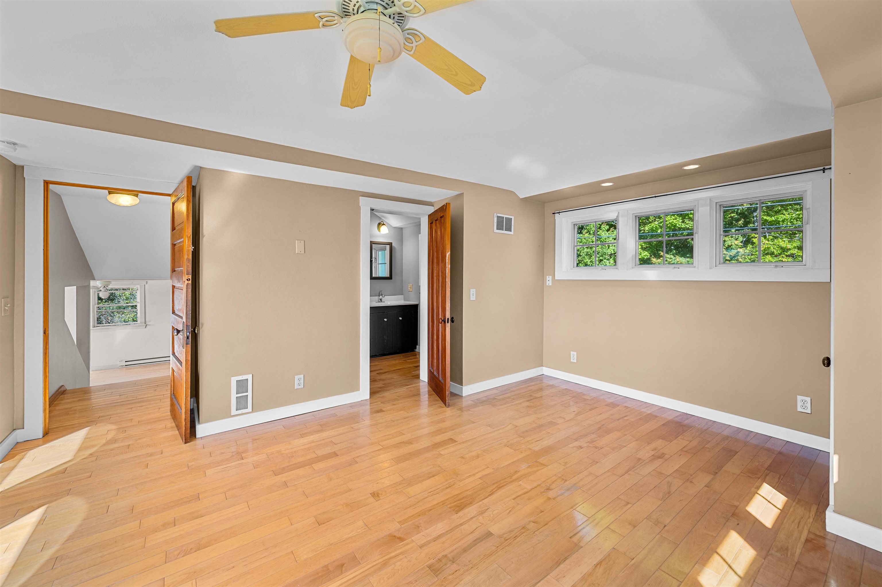 748 Chapin Road Property Photo 29