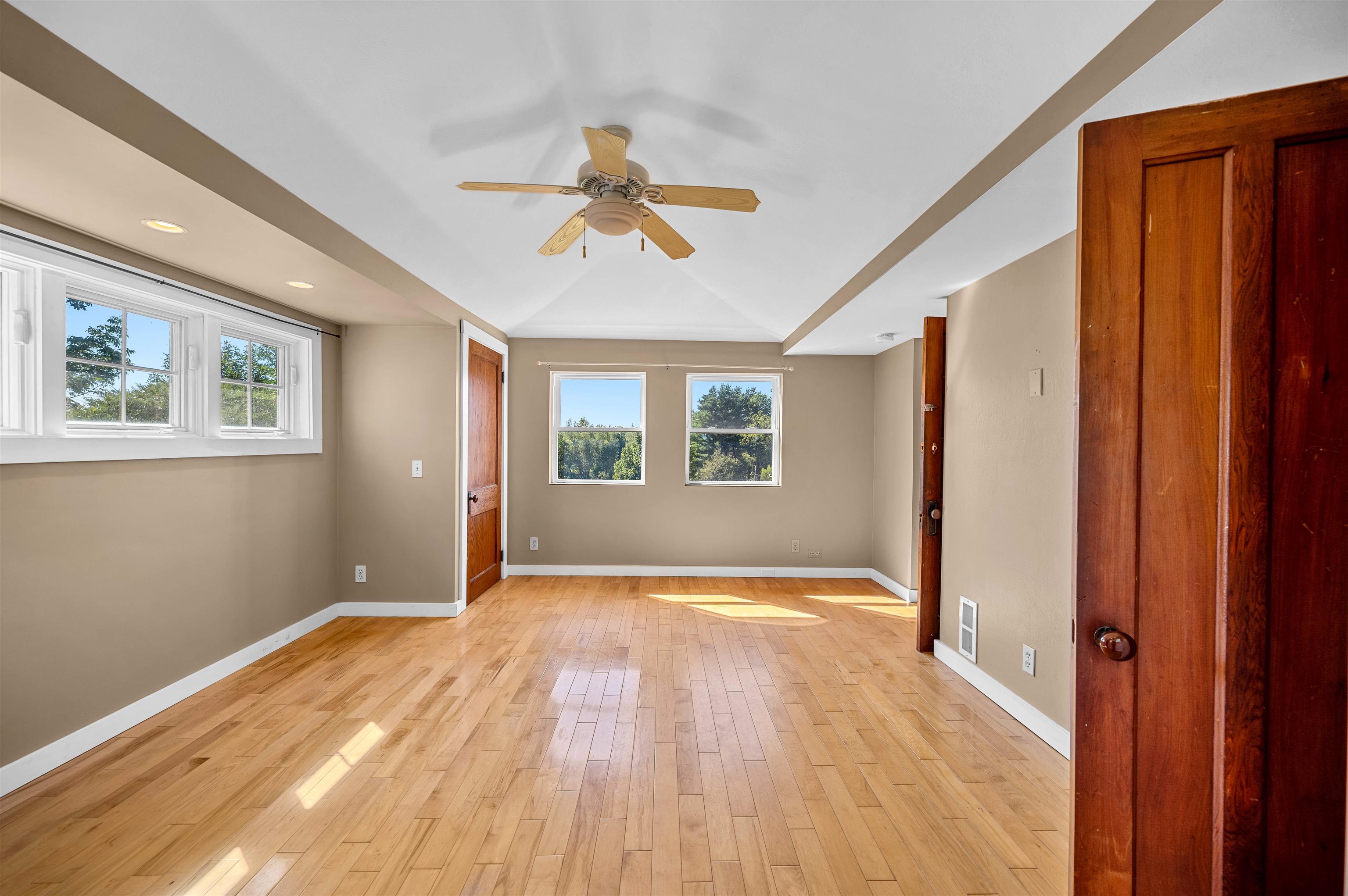 748 Chapin Road Property Photo 30