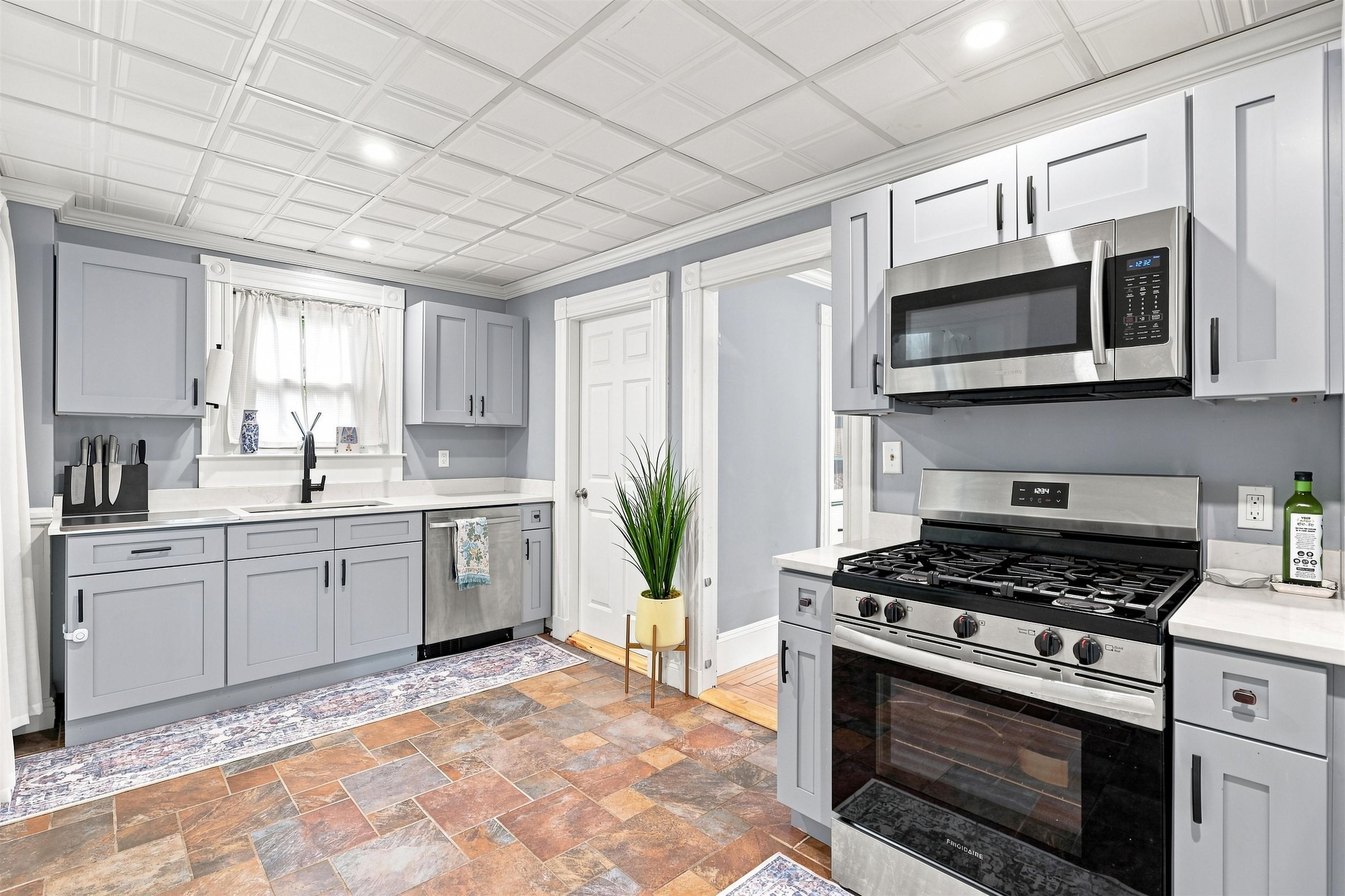 74 Charles Street Property Photo 2