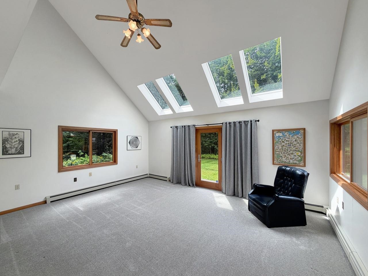 19 Mountain Road Property Photo 3