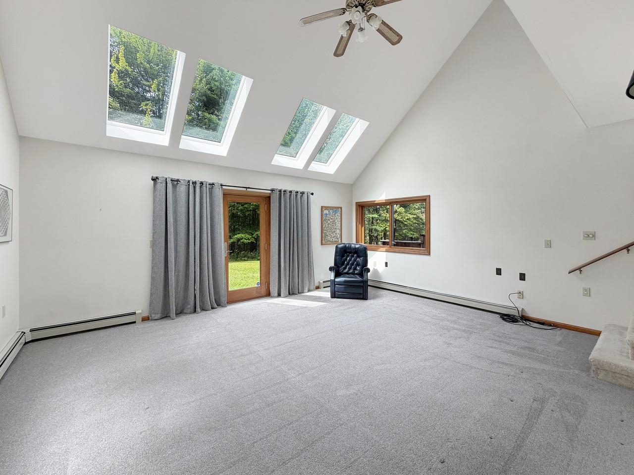 19 Mountain Road Property Photo 5