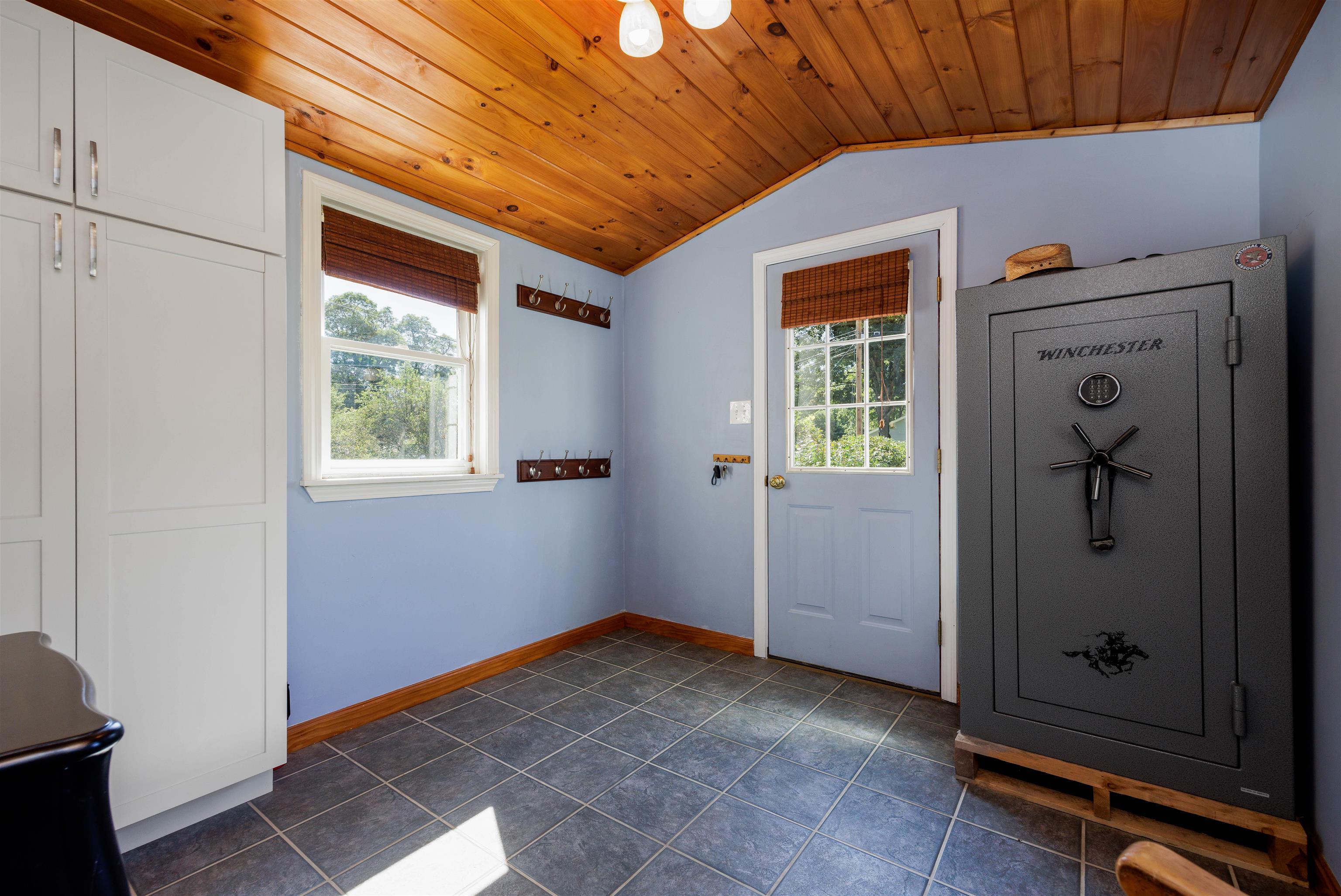 24 Church Lane Property Photo 6