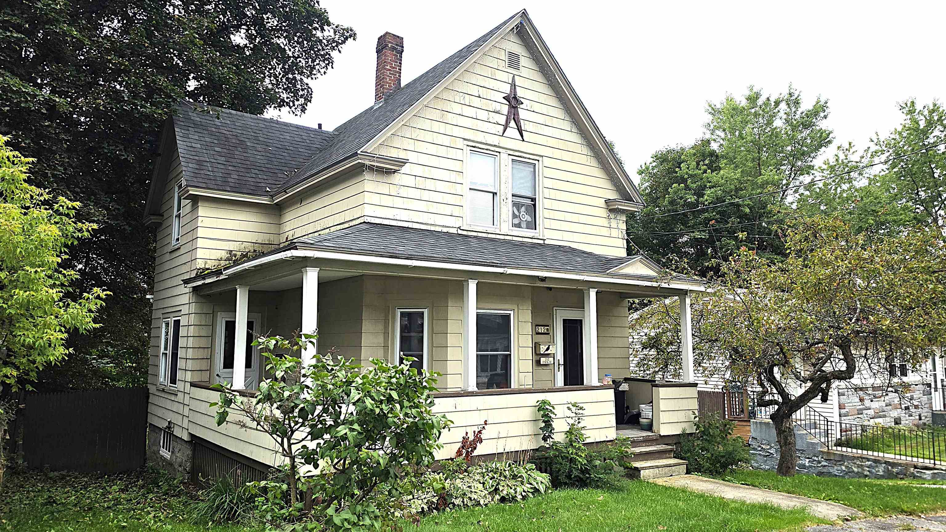 212 Park Street Property Photo 1