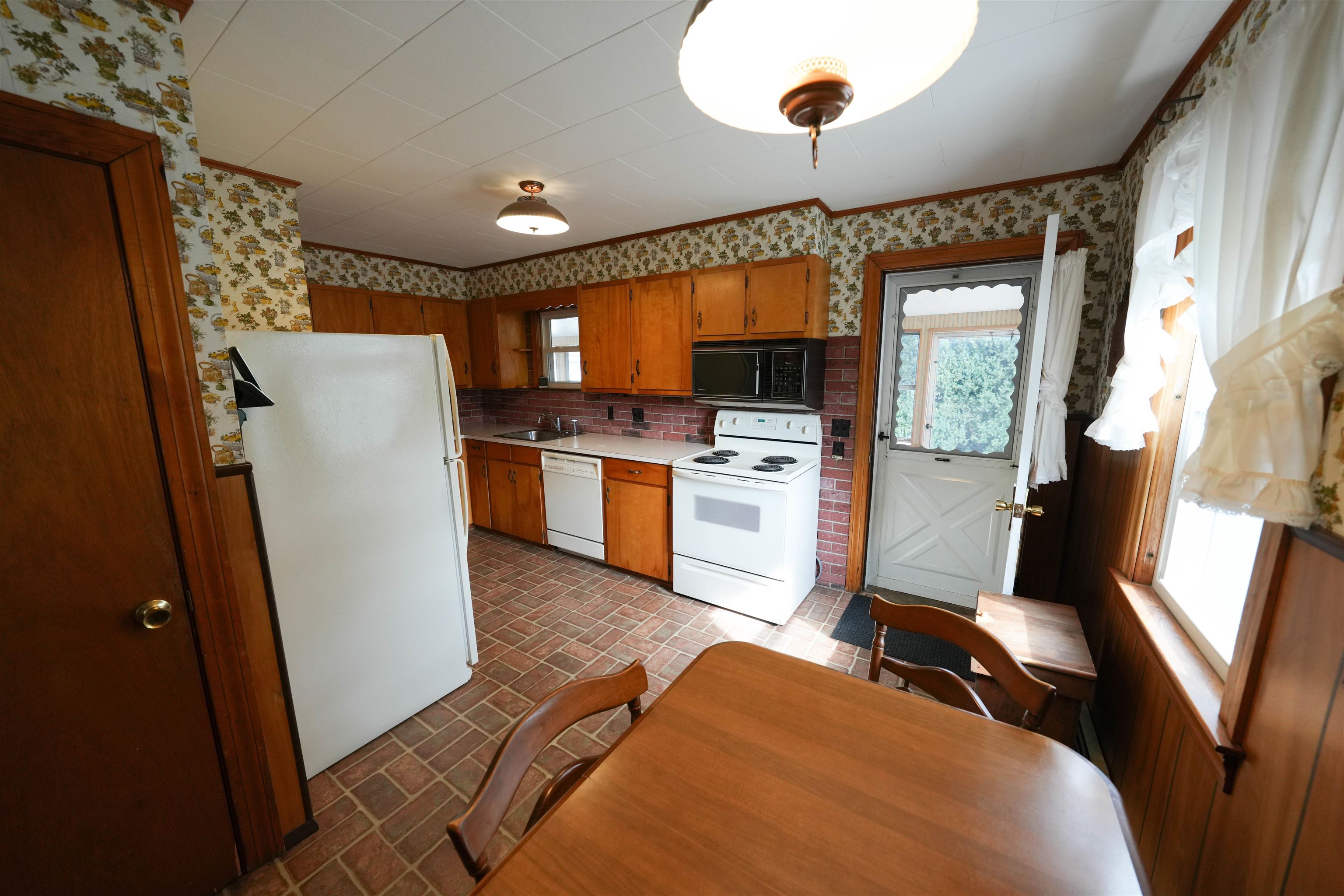 7 Hyde Street Property Photo 7
