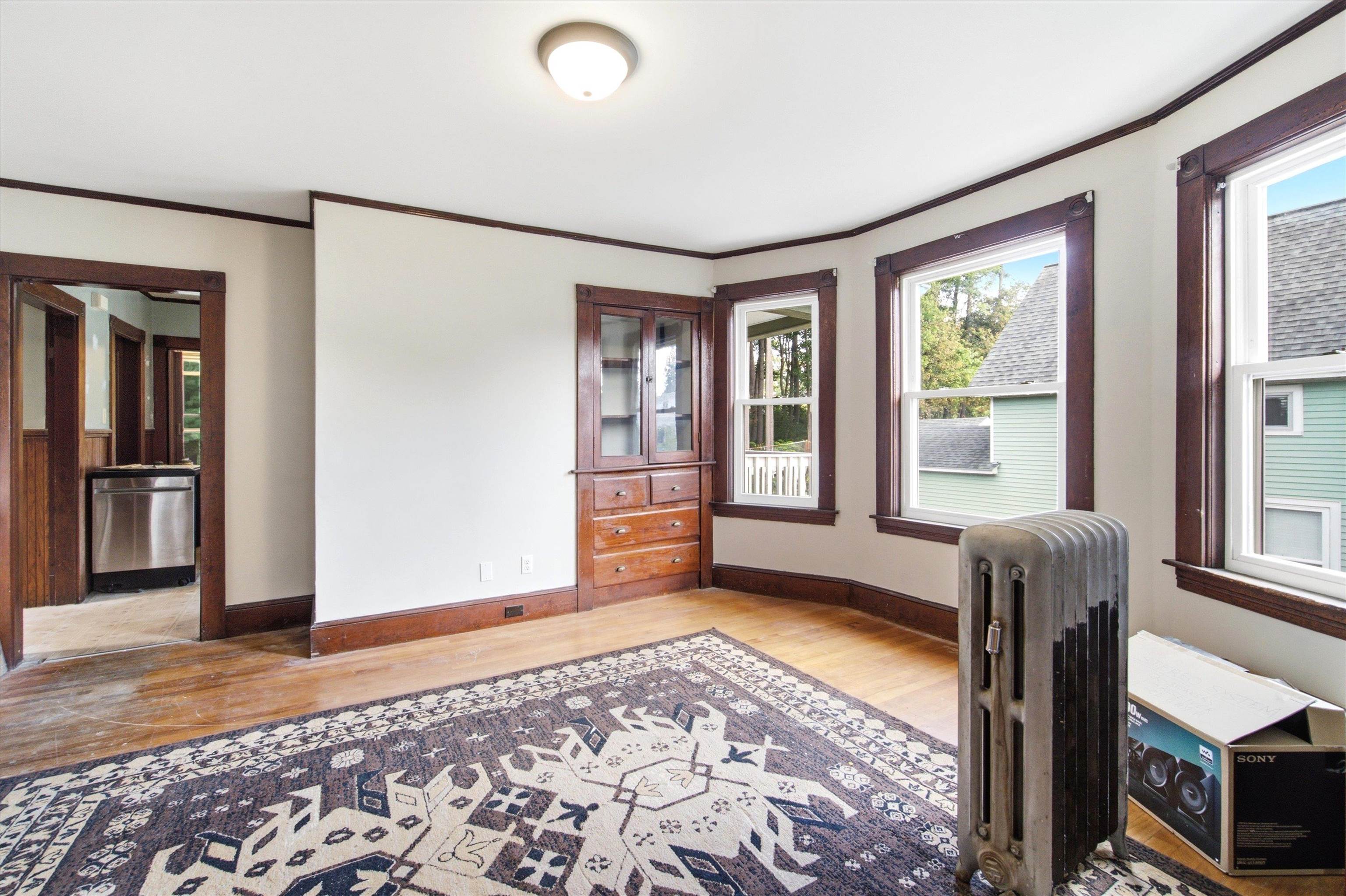 735 Belmont Street Property Photo 31