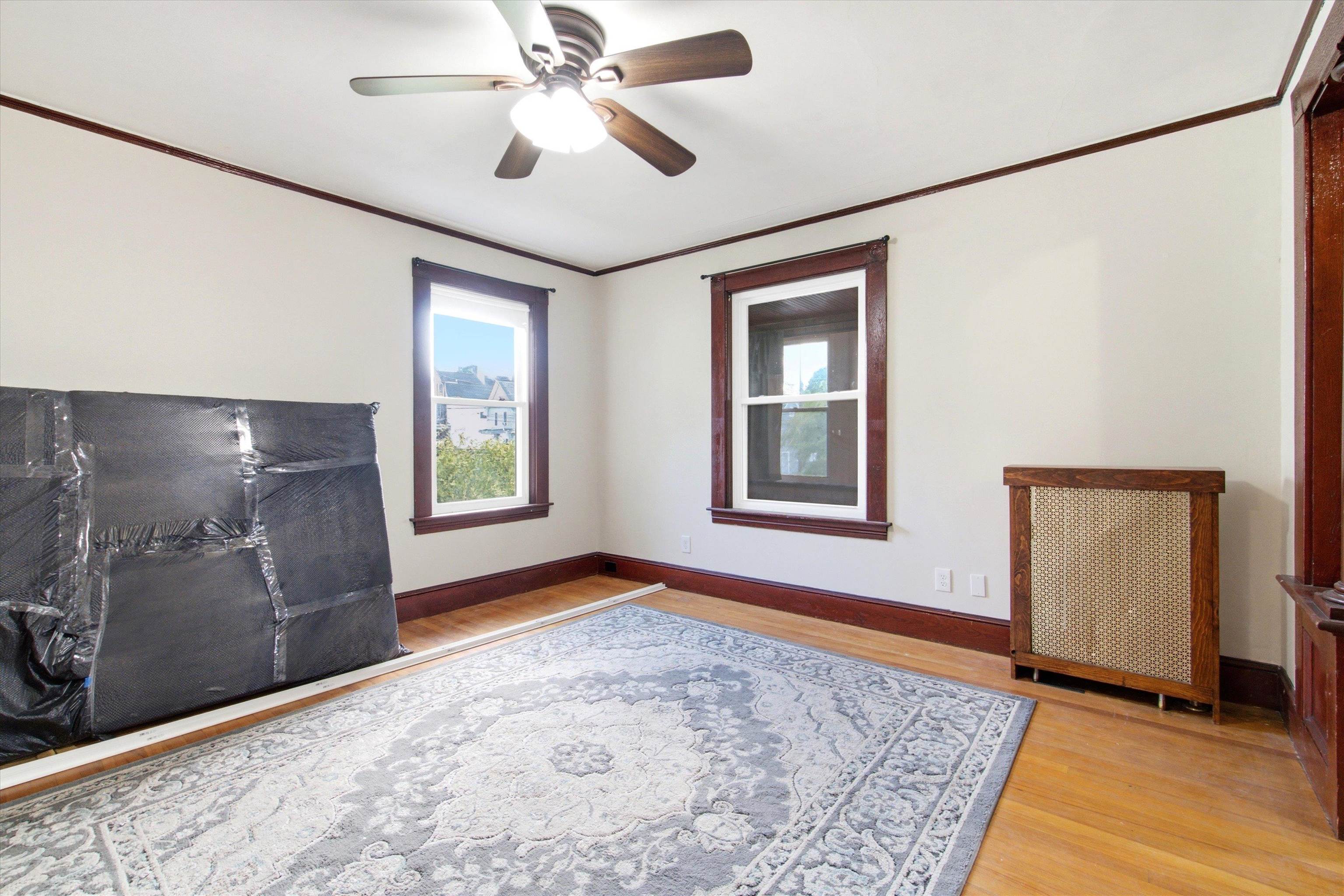 735 Belmont Street Property Photo 33