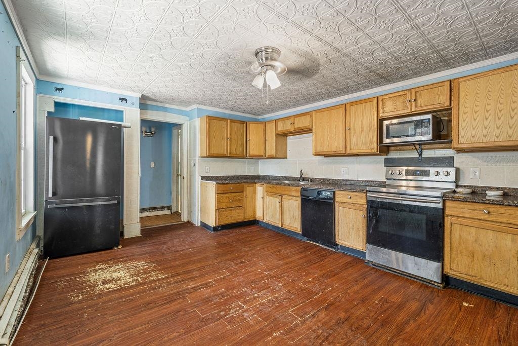 1 Summer Street Property Photo 5