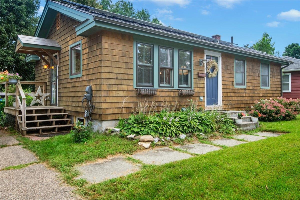 2 Hiawatha Avenue Property Photo 2