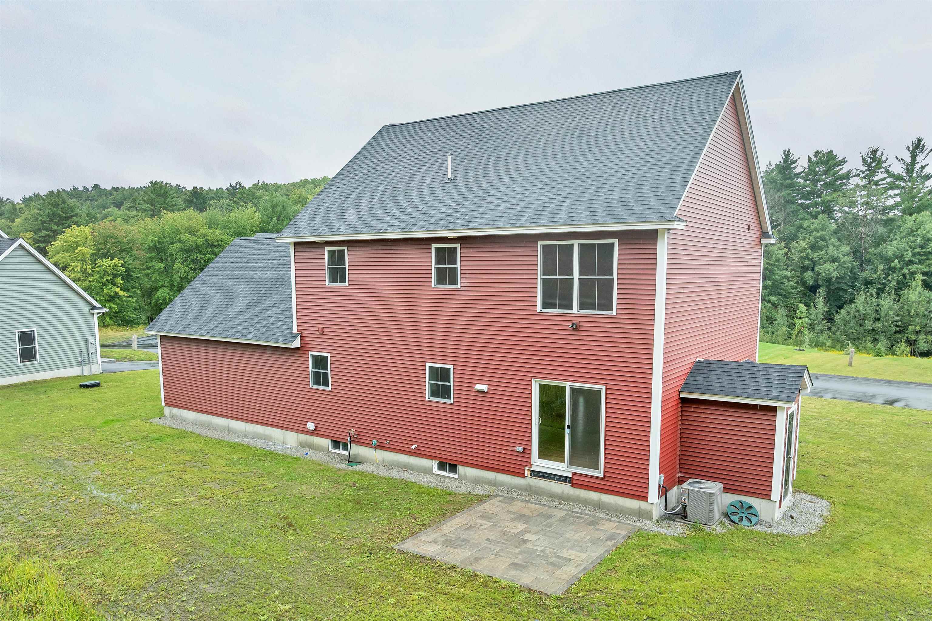 8 Shelburne Lane Property Photo 4
