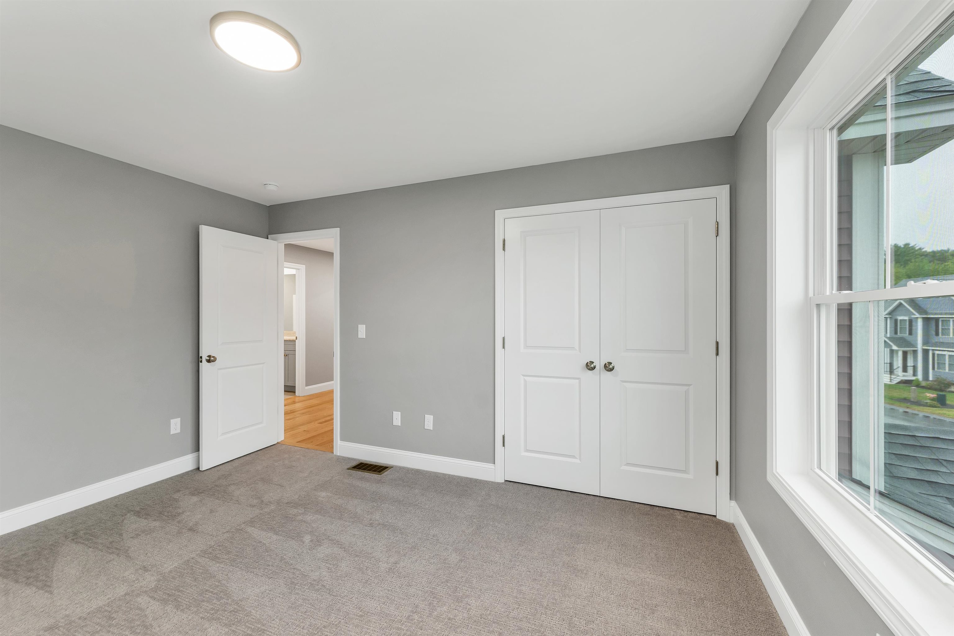 8 Shelburne Lane Property Photo 29