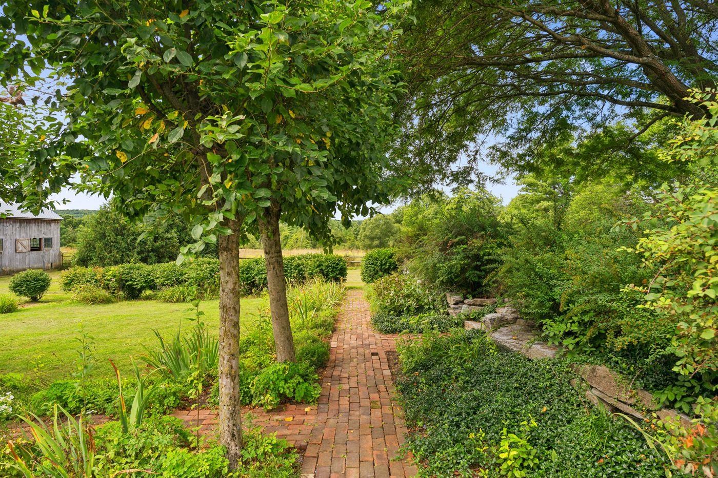 1153 Webster Road Property Photo 5