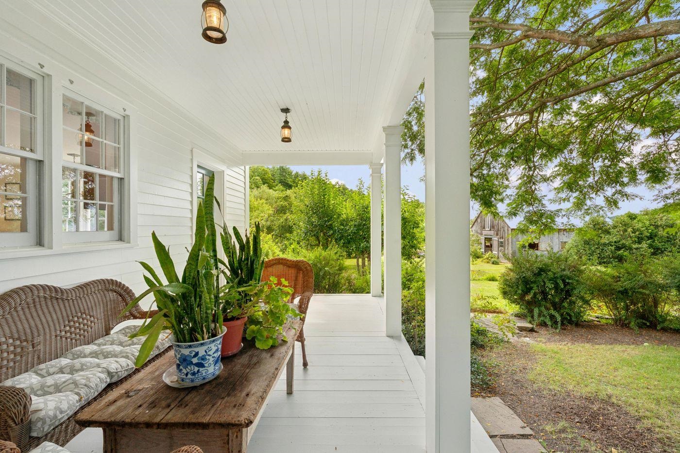 1153 Webster Road Property Photo 7
