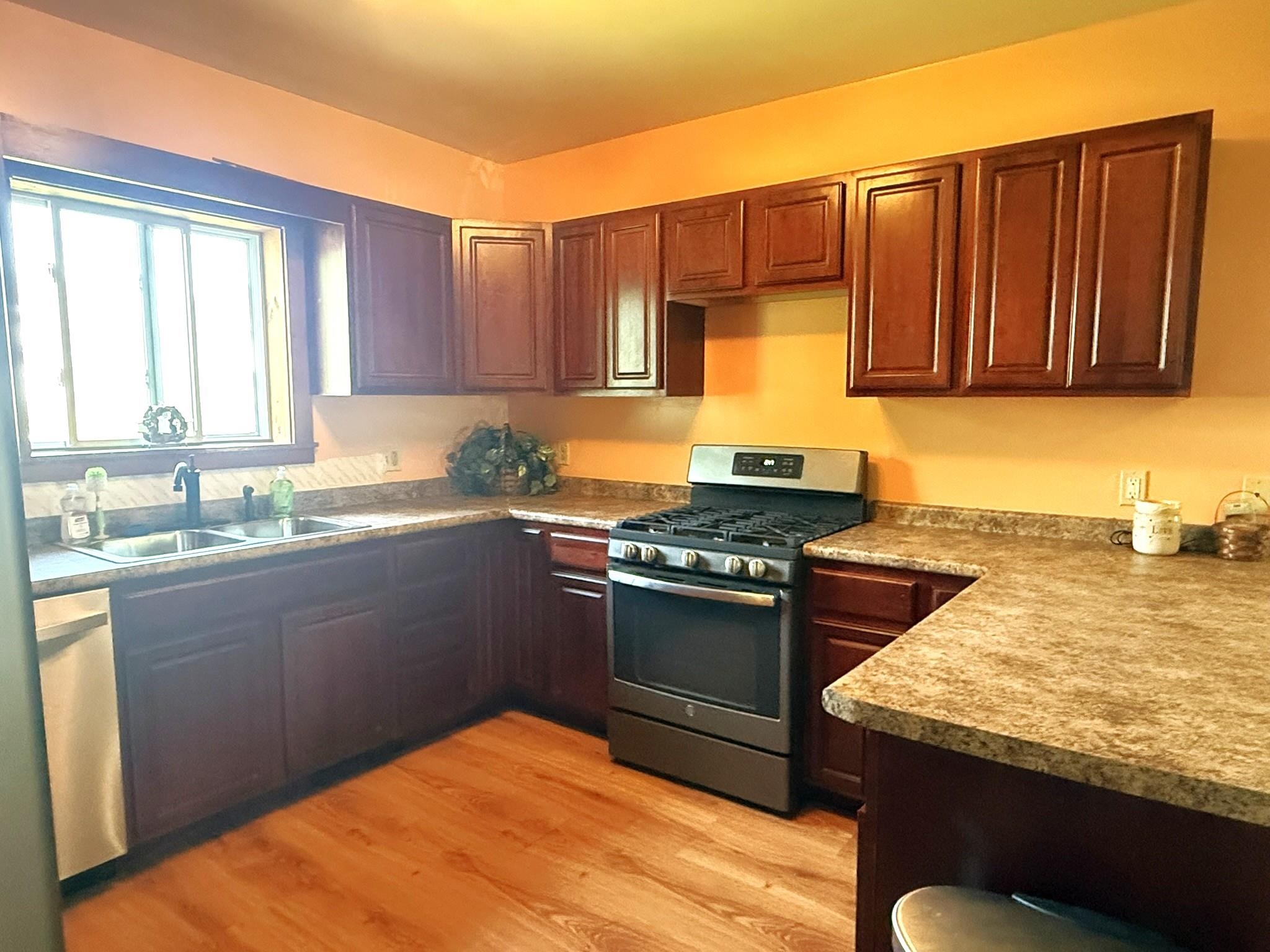 71 Summer Street Property Photo 4