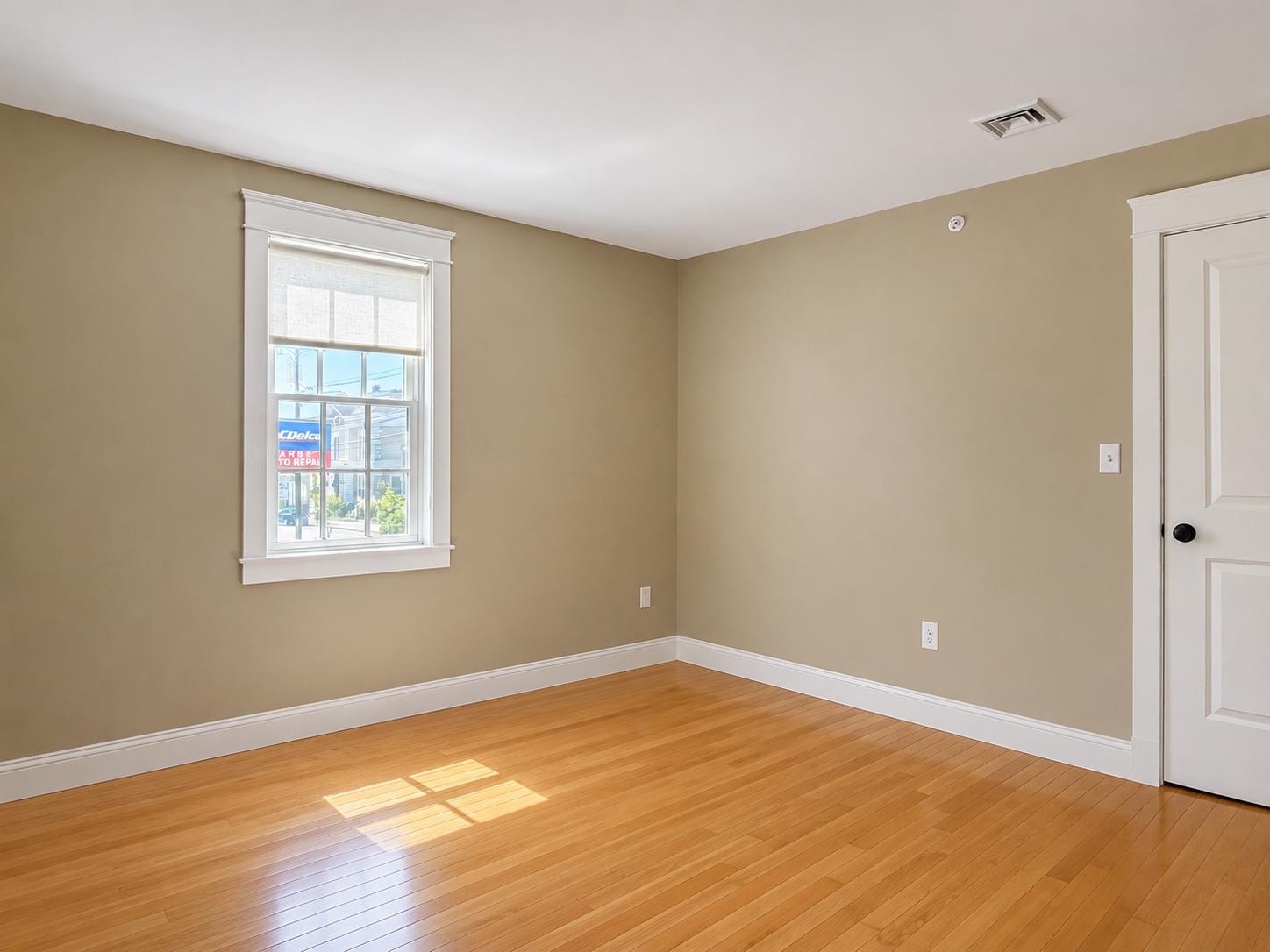 198 Islington Street Property Photo 15