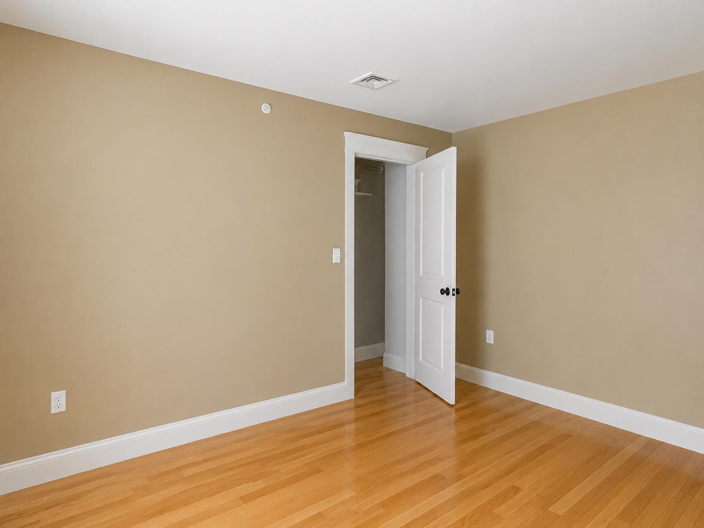 198 Islington Street Property Photo 19