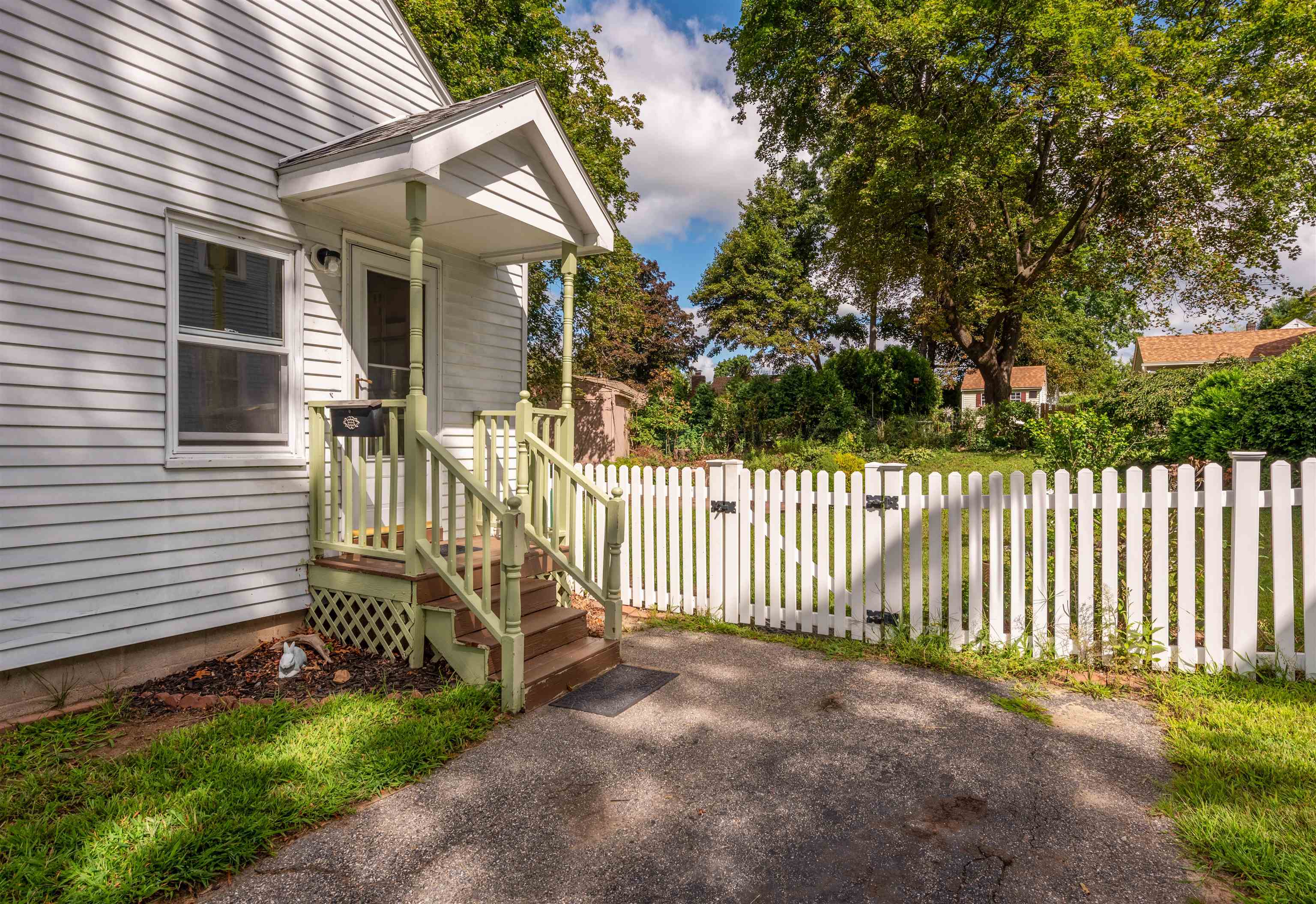 33 Charlotte Avenue Property Photo 3