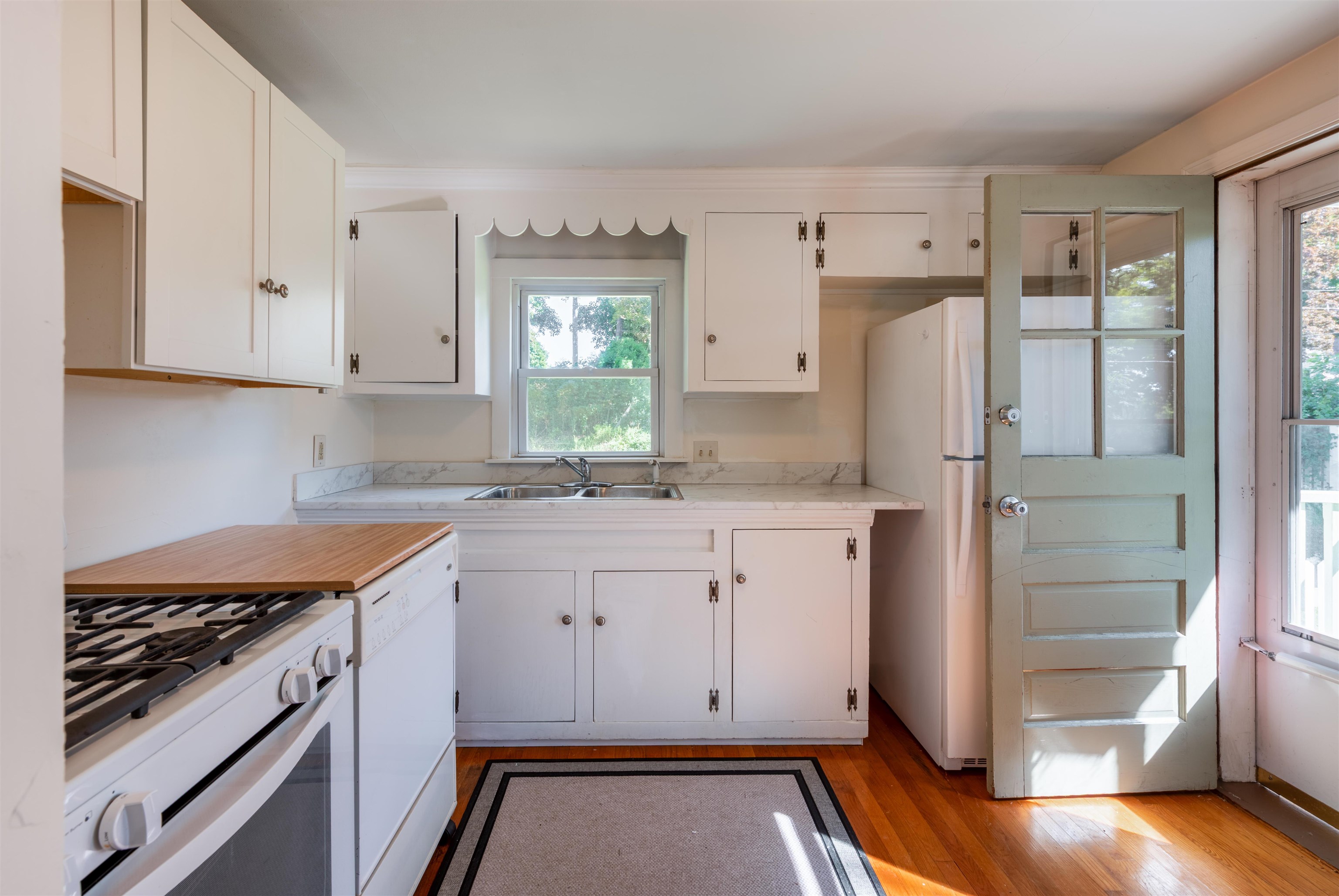 33 Charlotte Avenue Property Photo 6