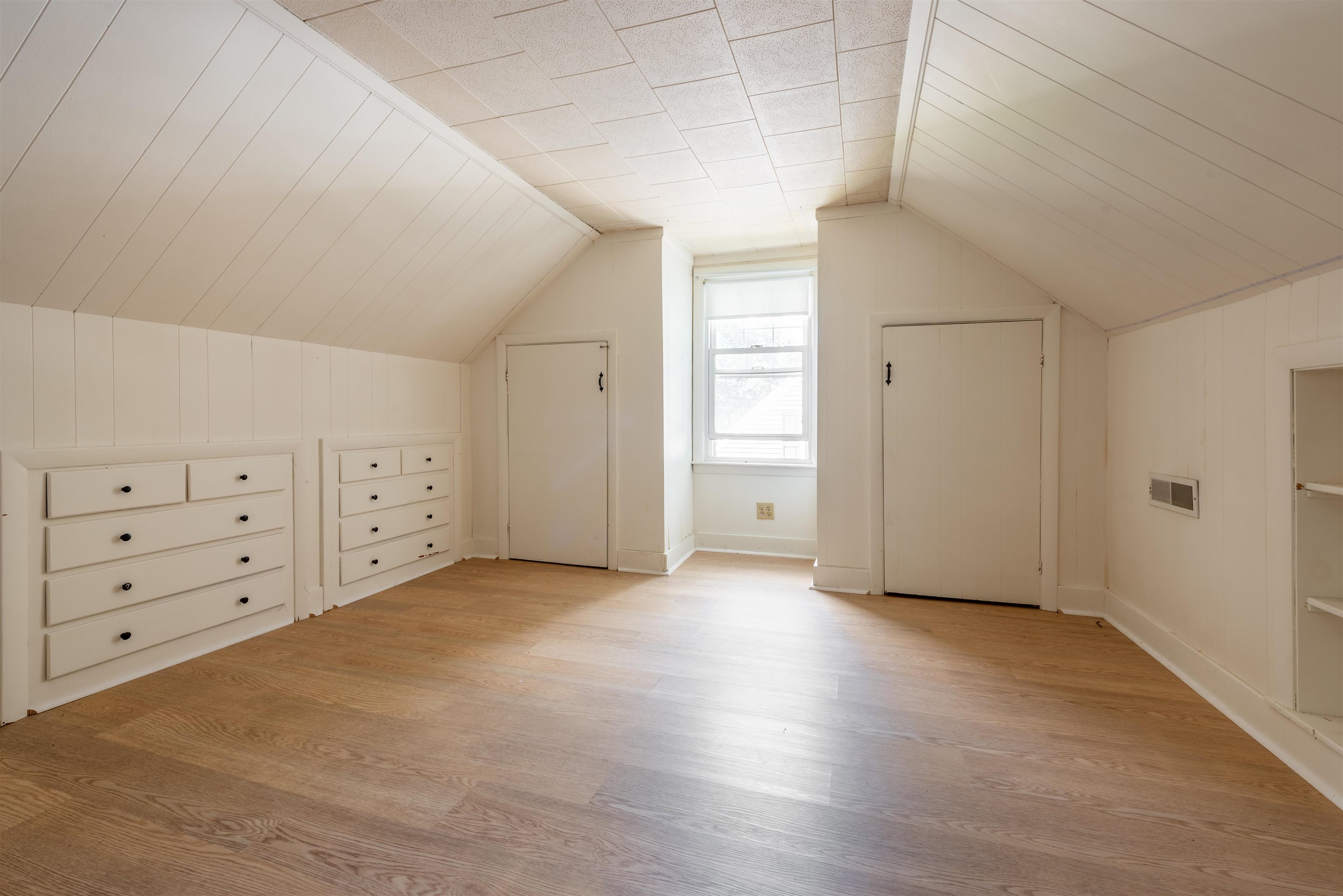 33 Charlotte Avenue Property Photo 18