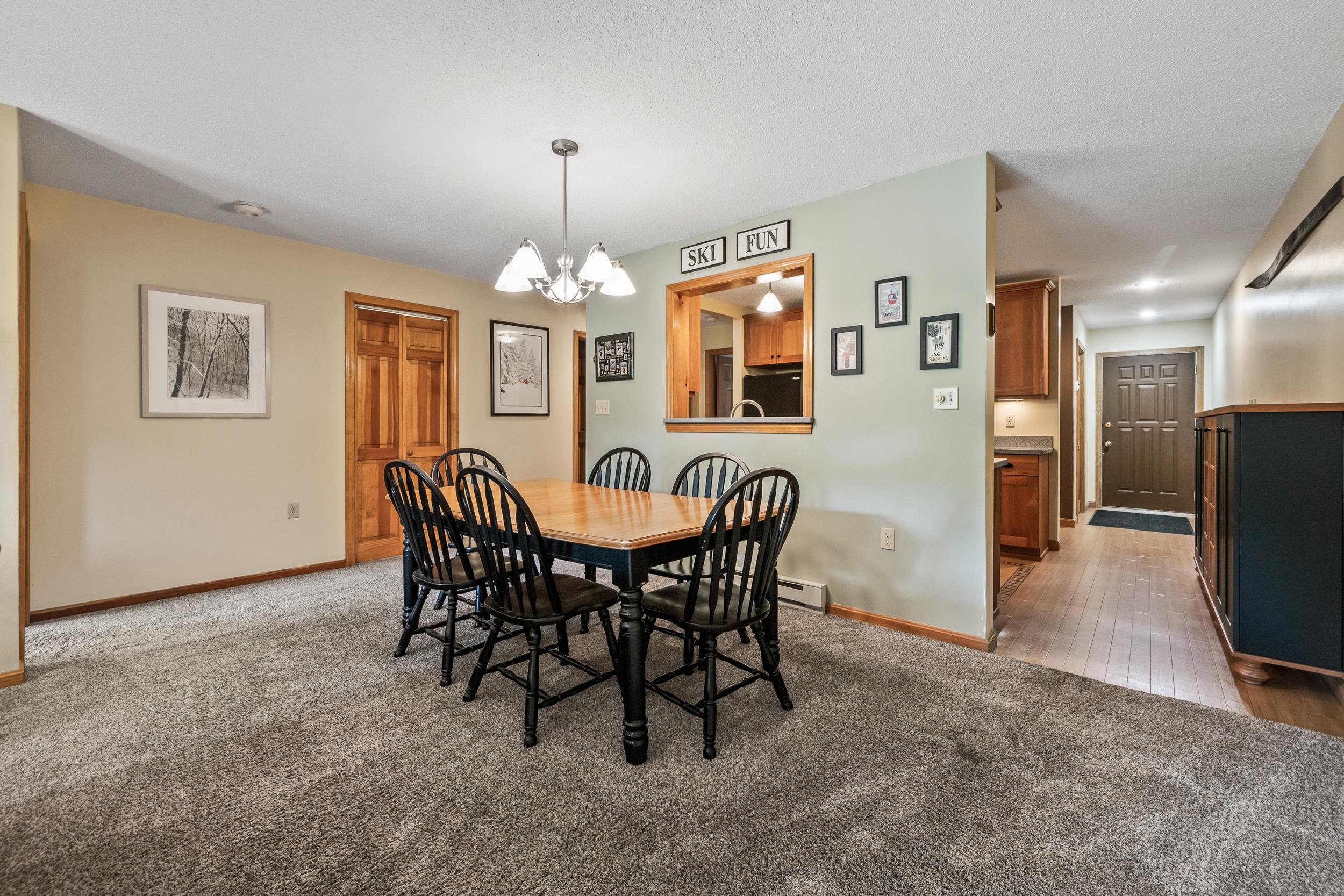 56 Northbrook Circle Property Photo 4