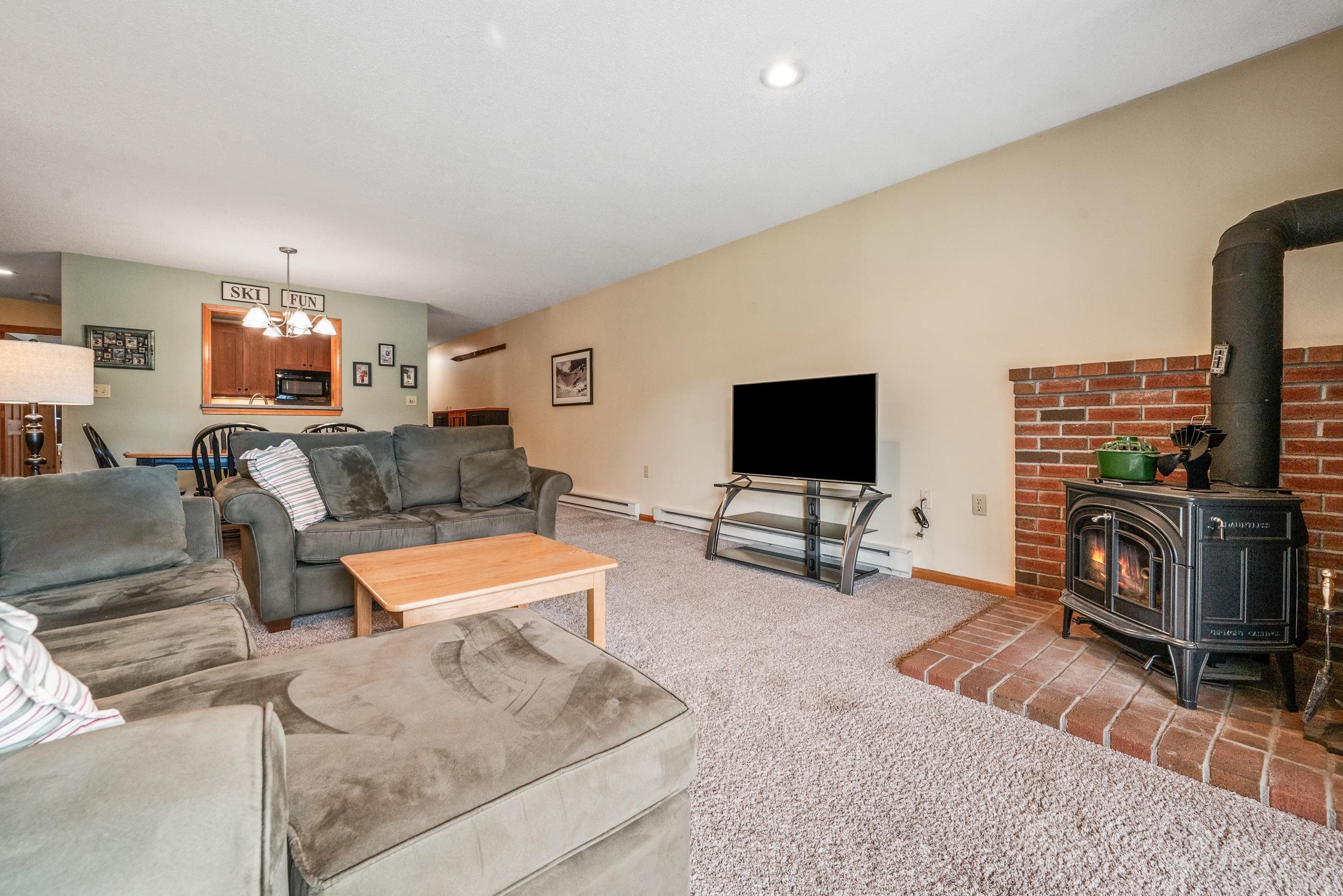 56 Northbrook Circle Property Photo 11