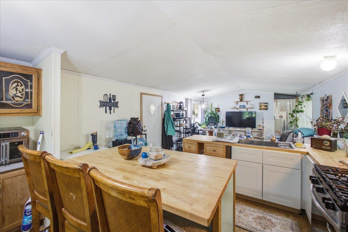 48 Lexington Road Property Photo 9