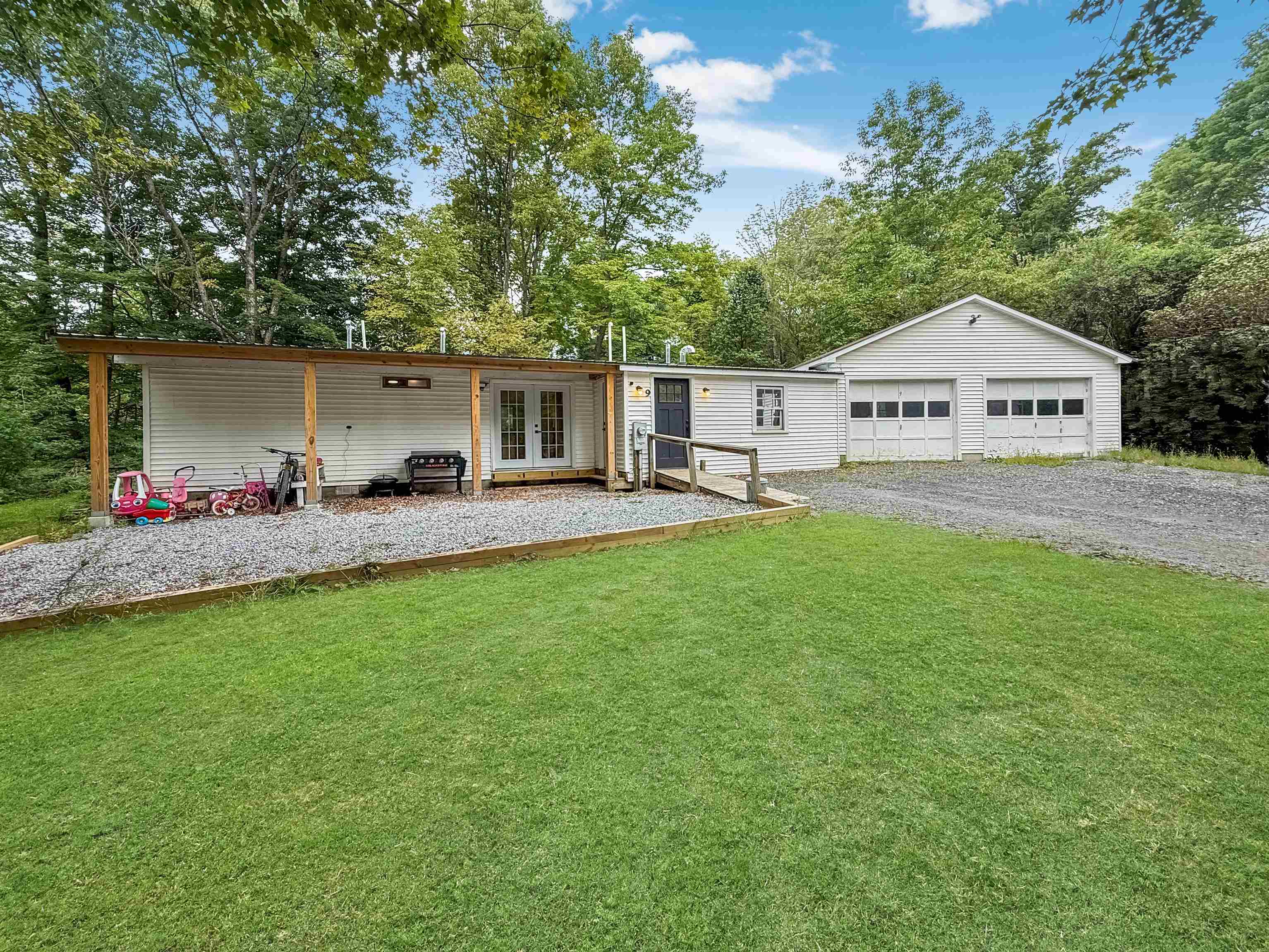 9 Greenhouse Avenue Property Photo 1